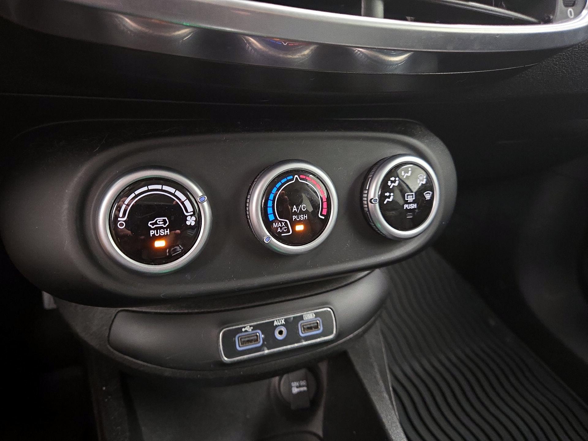 Thumbnail: 2018 Fiat 500X - 17