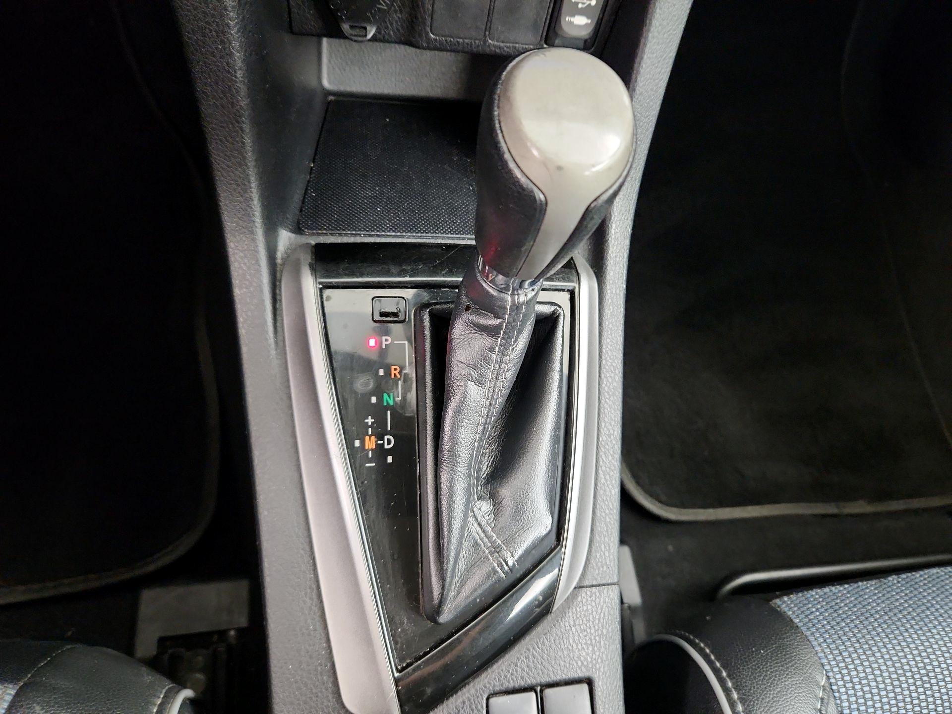 Thumbnail: 2015 Toyota Corolla - 17
