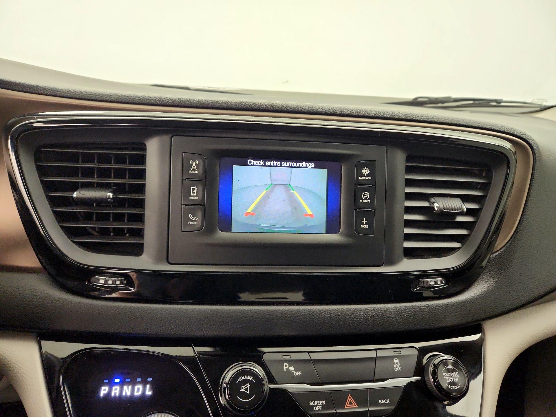 Thumbnail: 2017 Chrysler Pacifica - 14