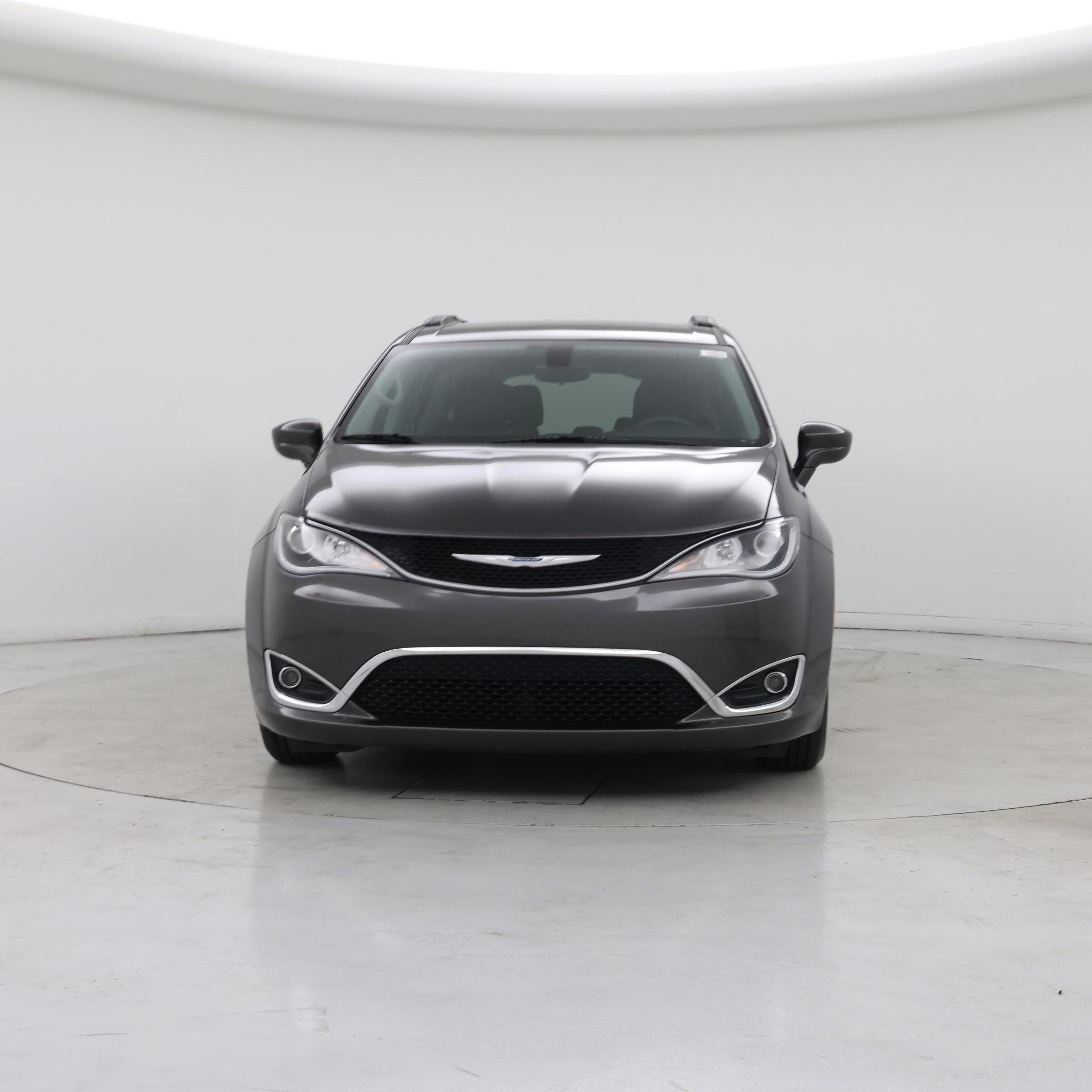 Thumbnail: 2017 Chrysler Pacifica - 5