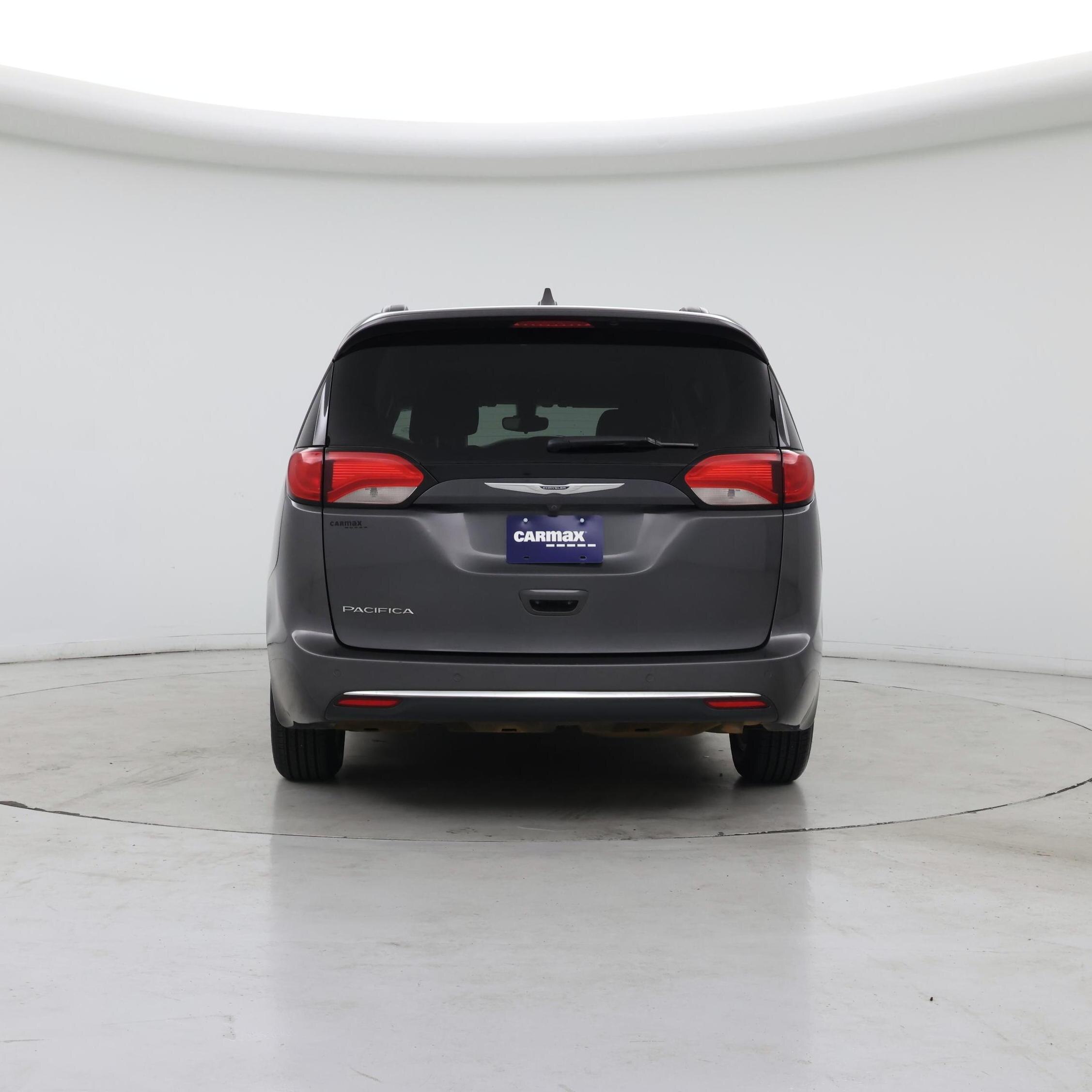 Thumbnail: 2017 Chrysler Pacifica - 6