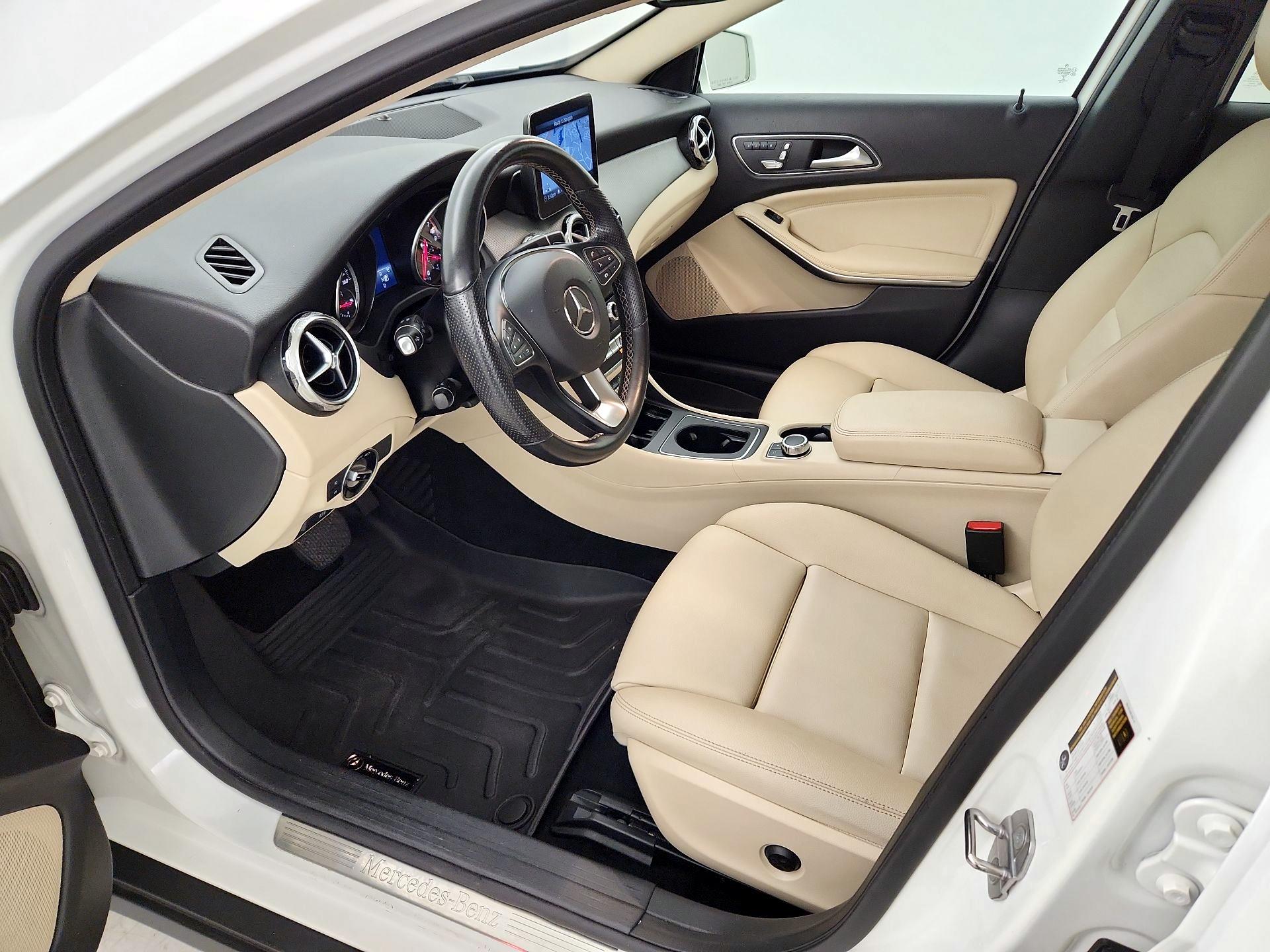 Thumbnail: 2019 Mercedes-Benz GLA - 11