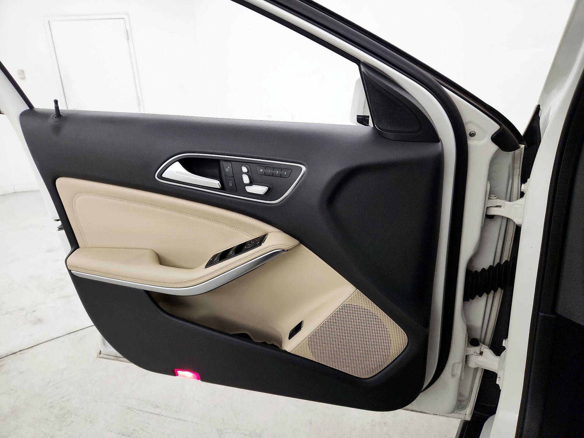 Thumbnail: 2019 Mercedes-Benz GLA - 12