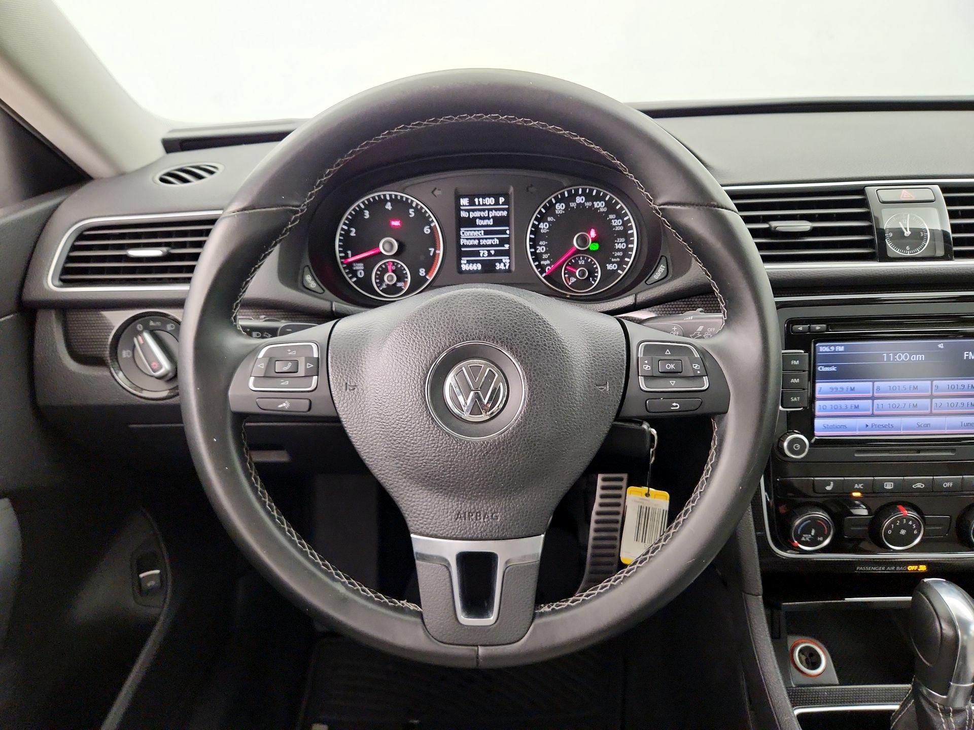 Thumbnail: 2014 Volkswagen Passat - 10