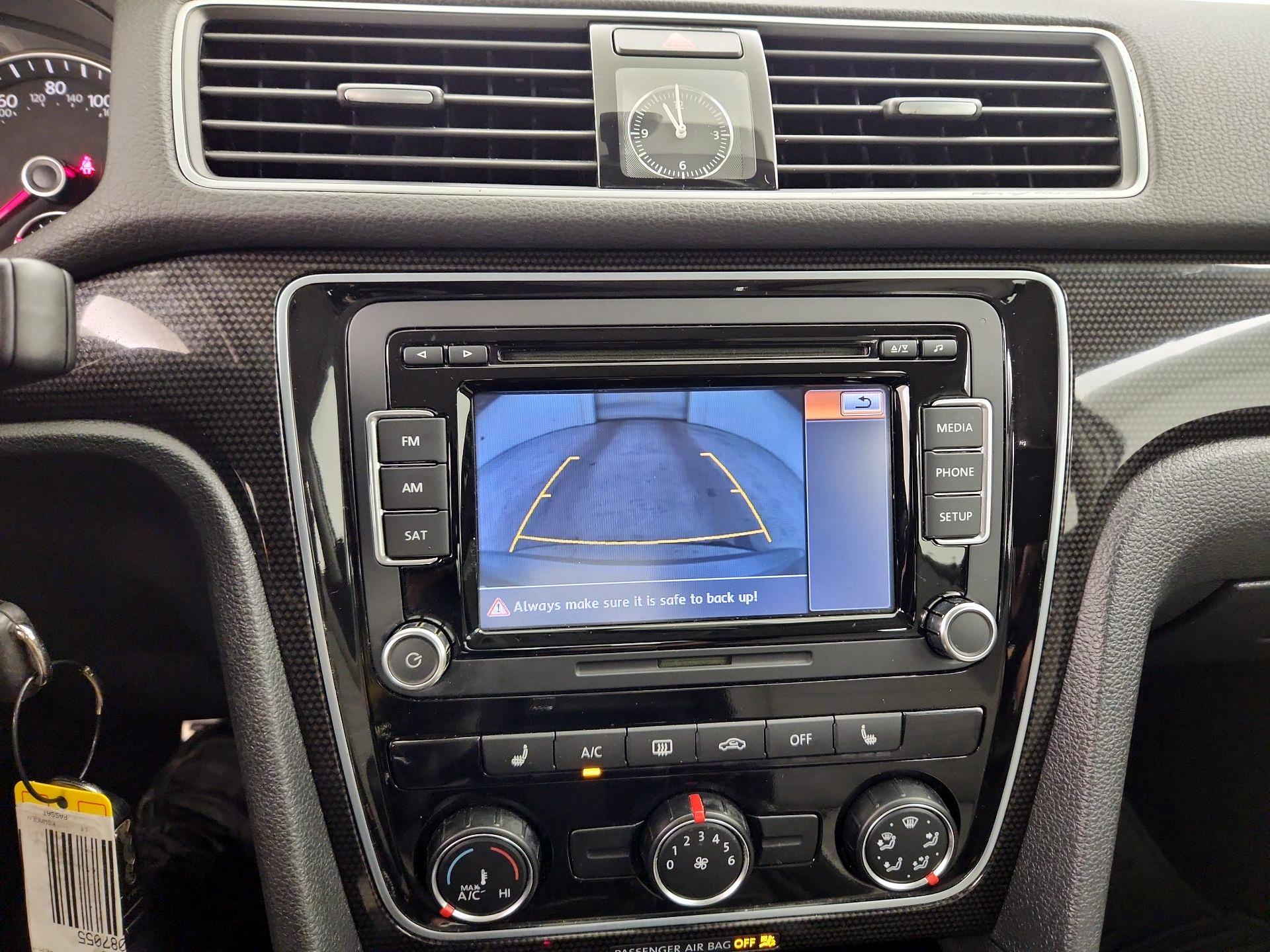Thumbnail: 2014 Volkswagen Passat - 14