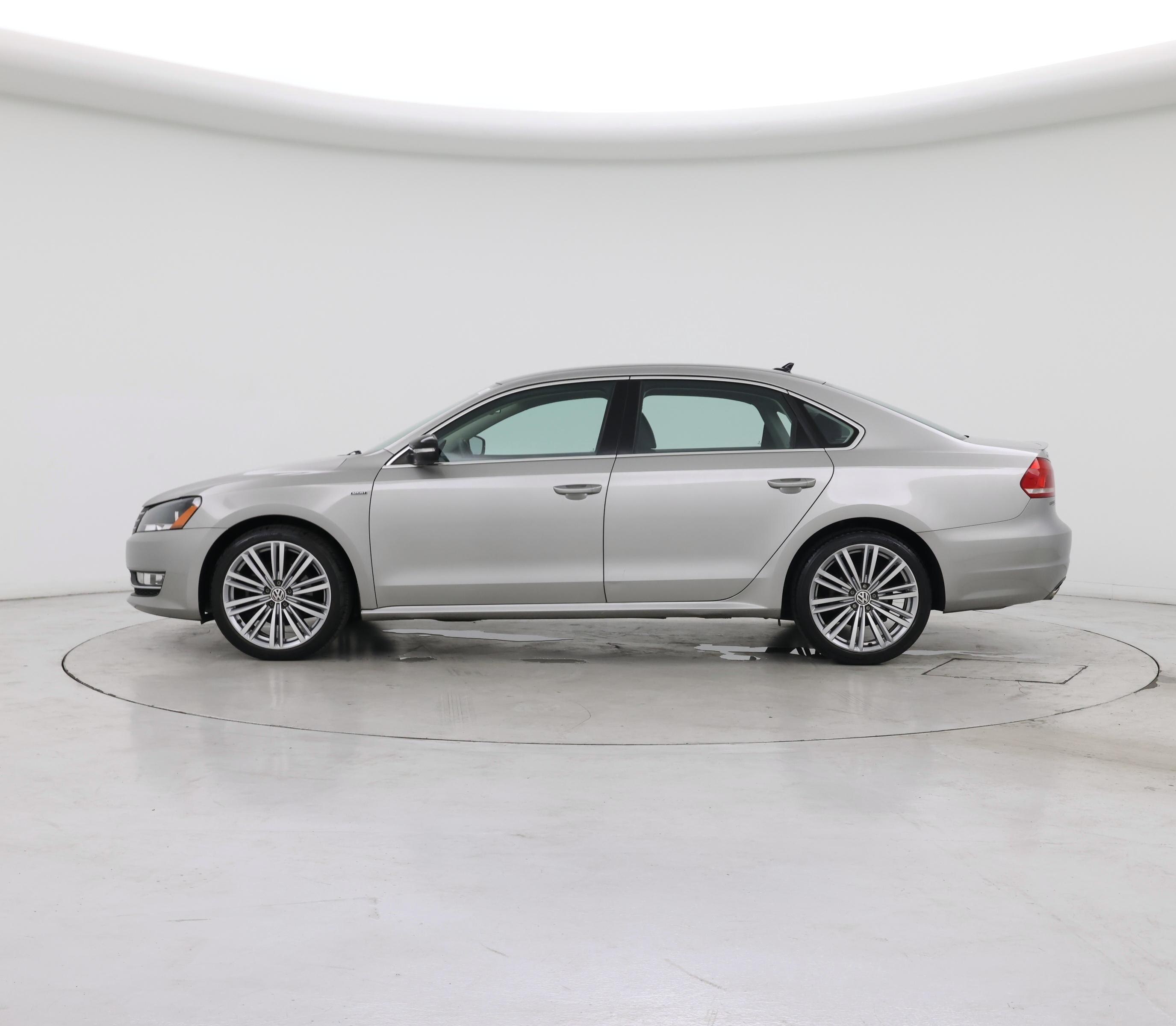 Thumbnail: 2014 Volkswagen Passat - 3