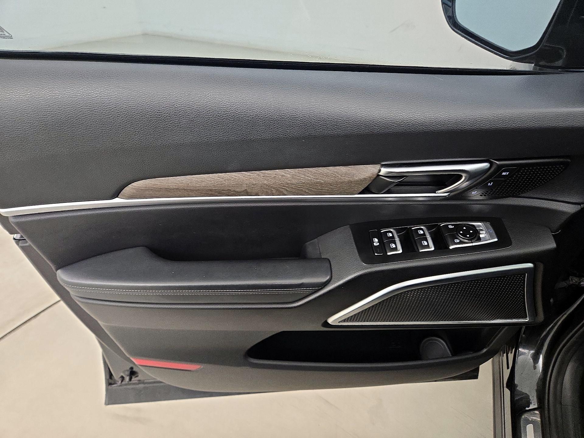 Thumbnail: 2020 Kia Telluride - 12