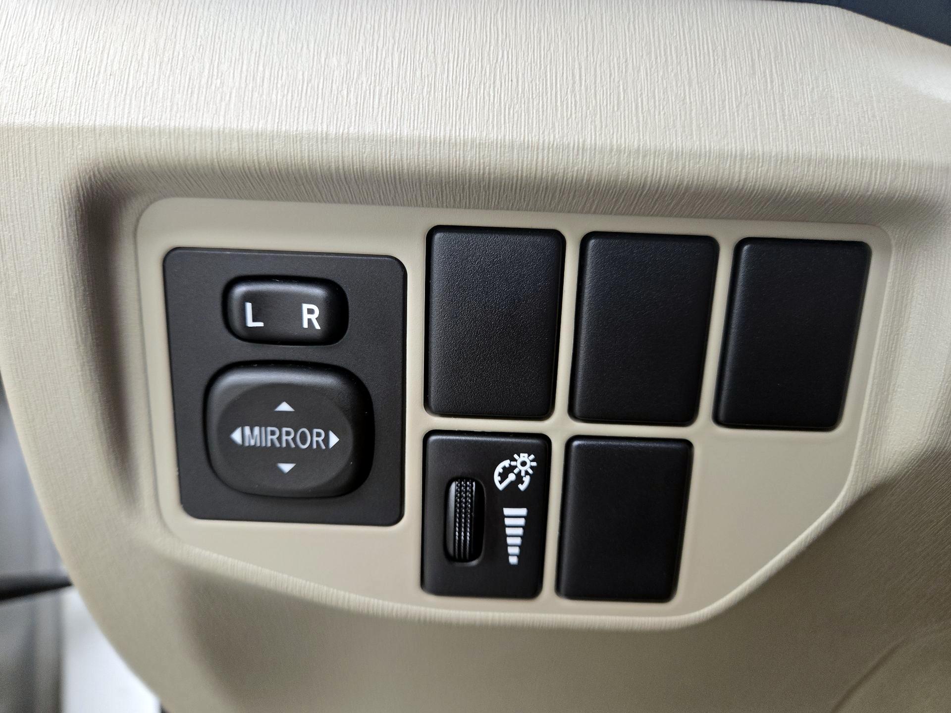 Thumbnail: 2013 Toyota Prius - 13