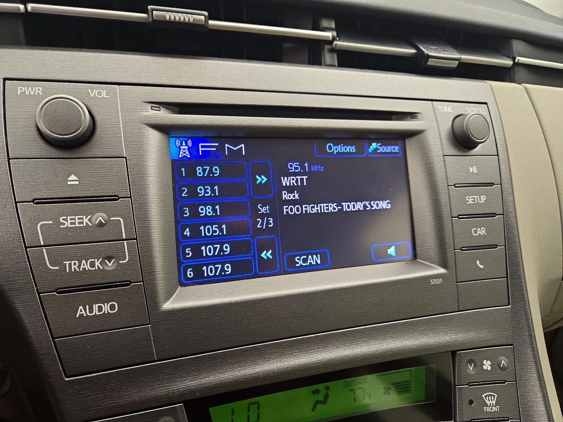 Thumbnail: 2013 Toyota Prius - 15