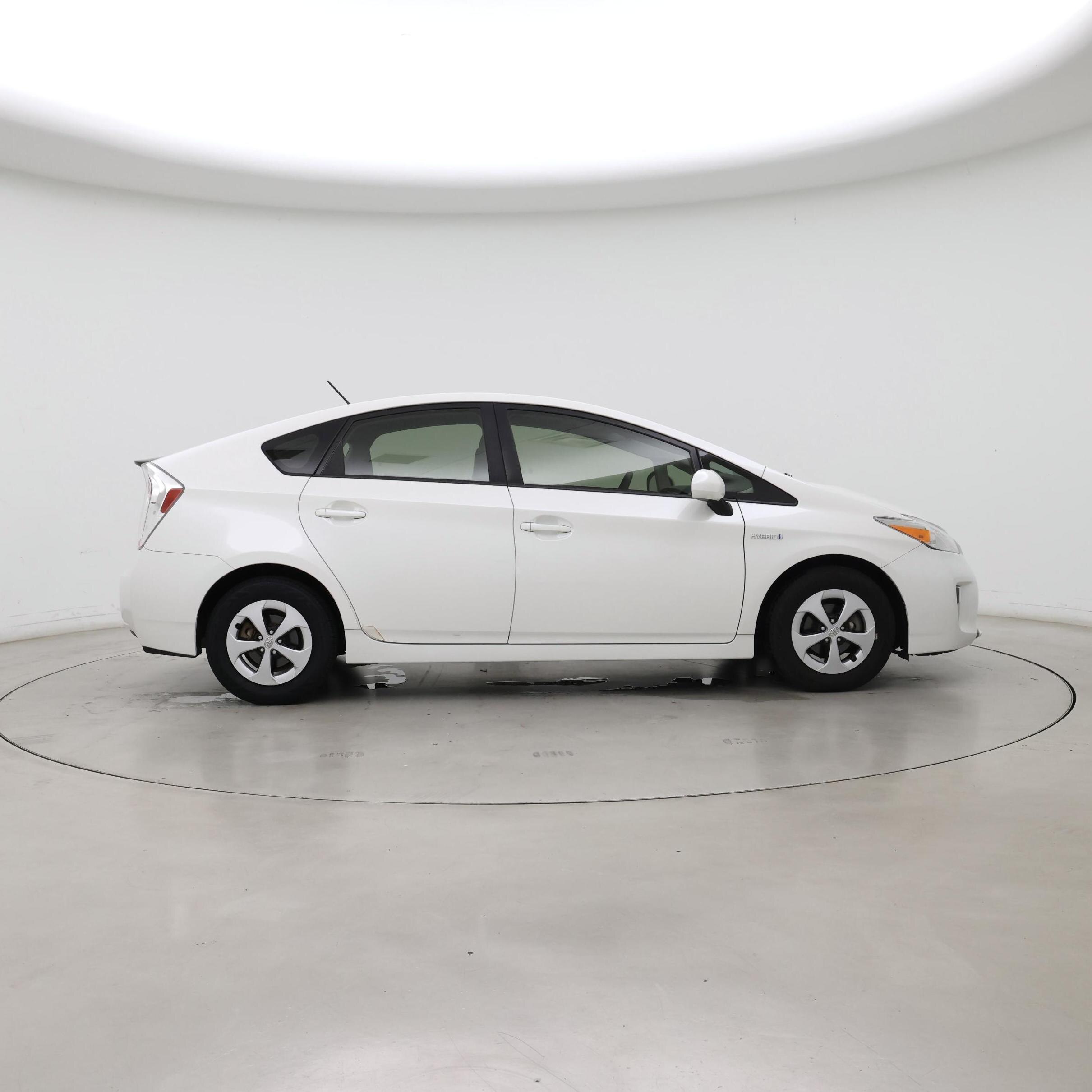 Thumbnail: 2013 Toyota Prius - 7