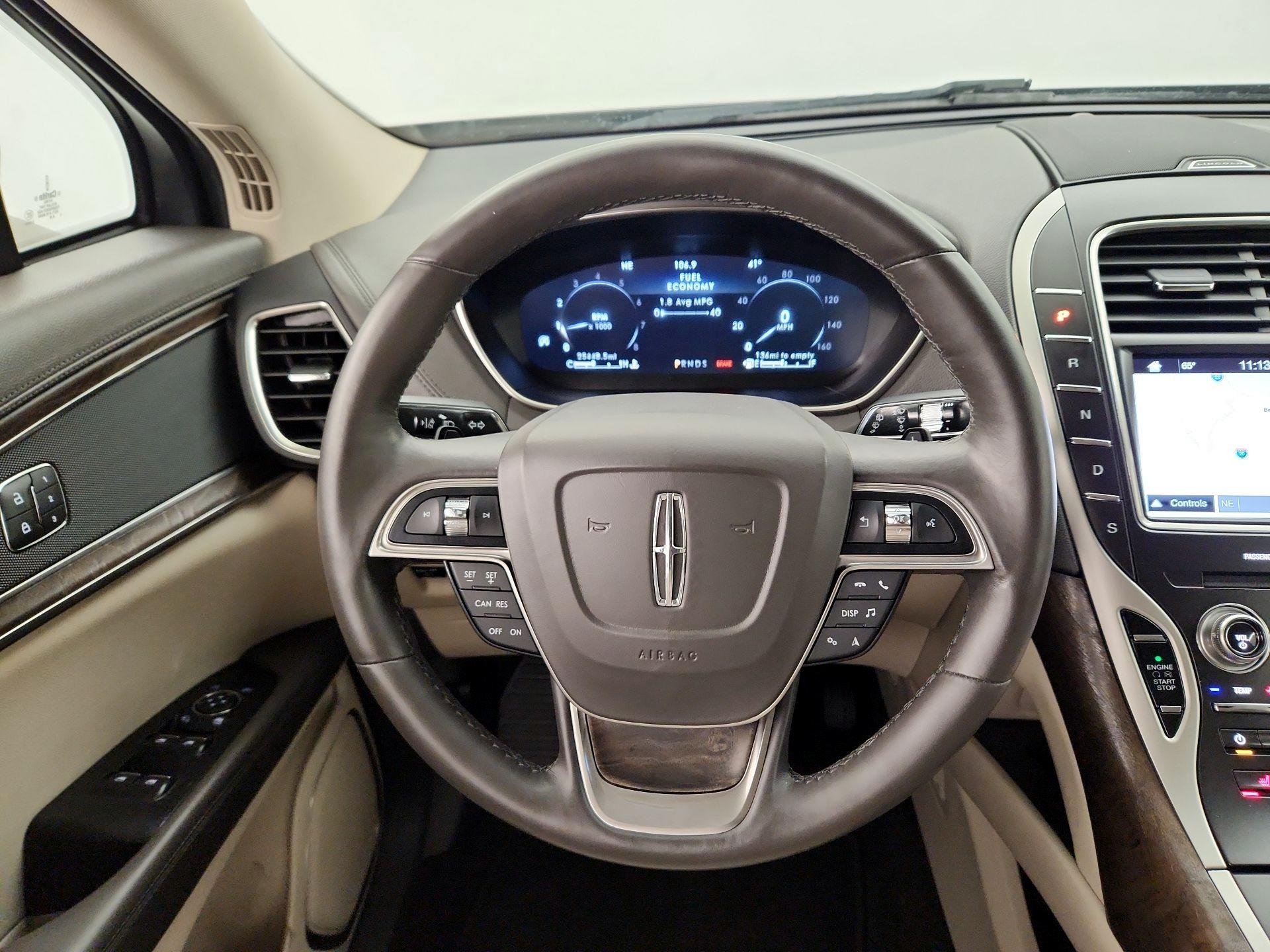 Thumbnail: 2019 Lincoln Nautilus - 10