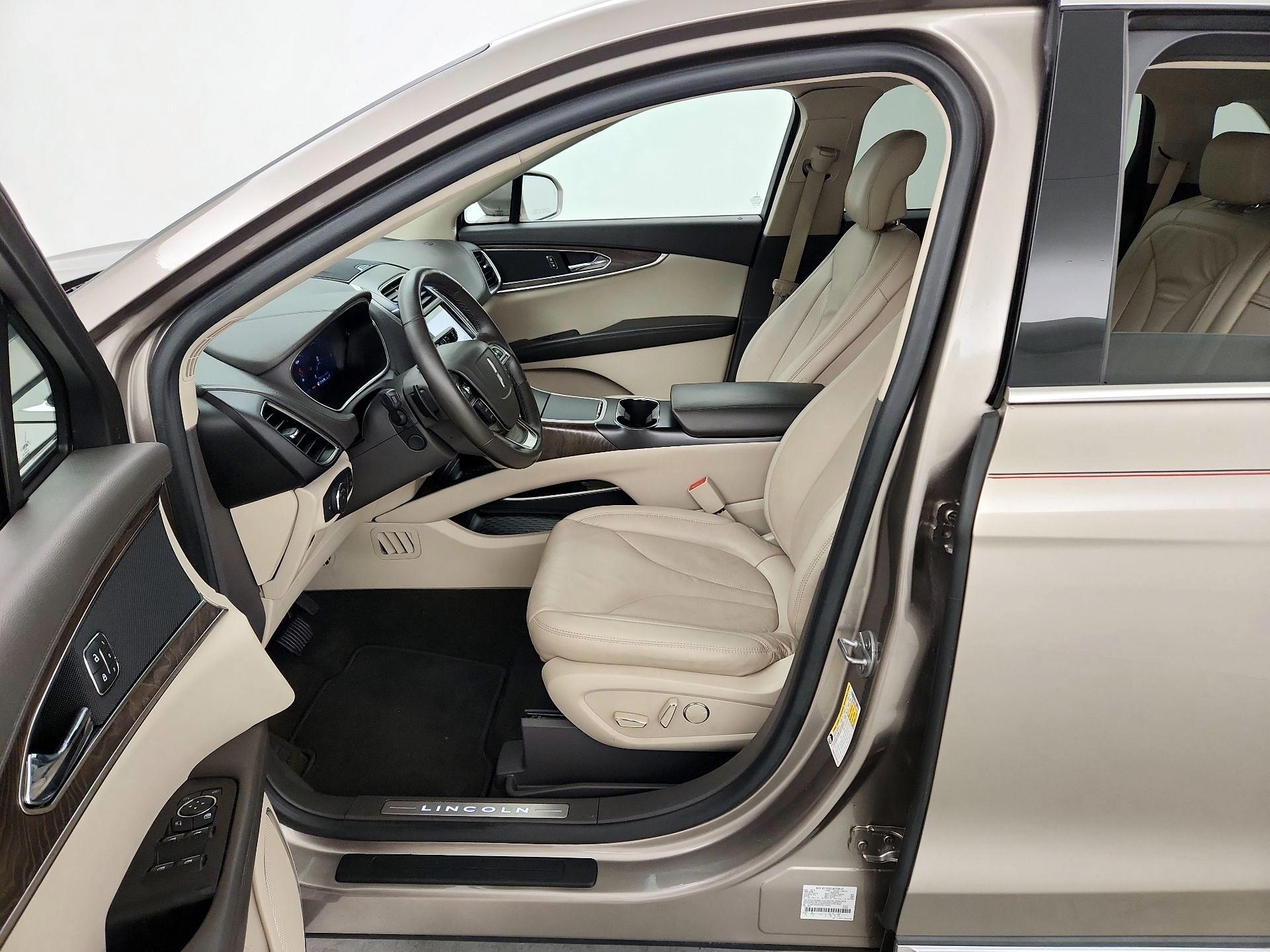 Thumbnail: 2019 Lincoln Nautilus - 11