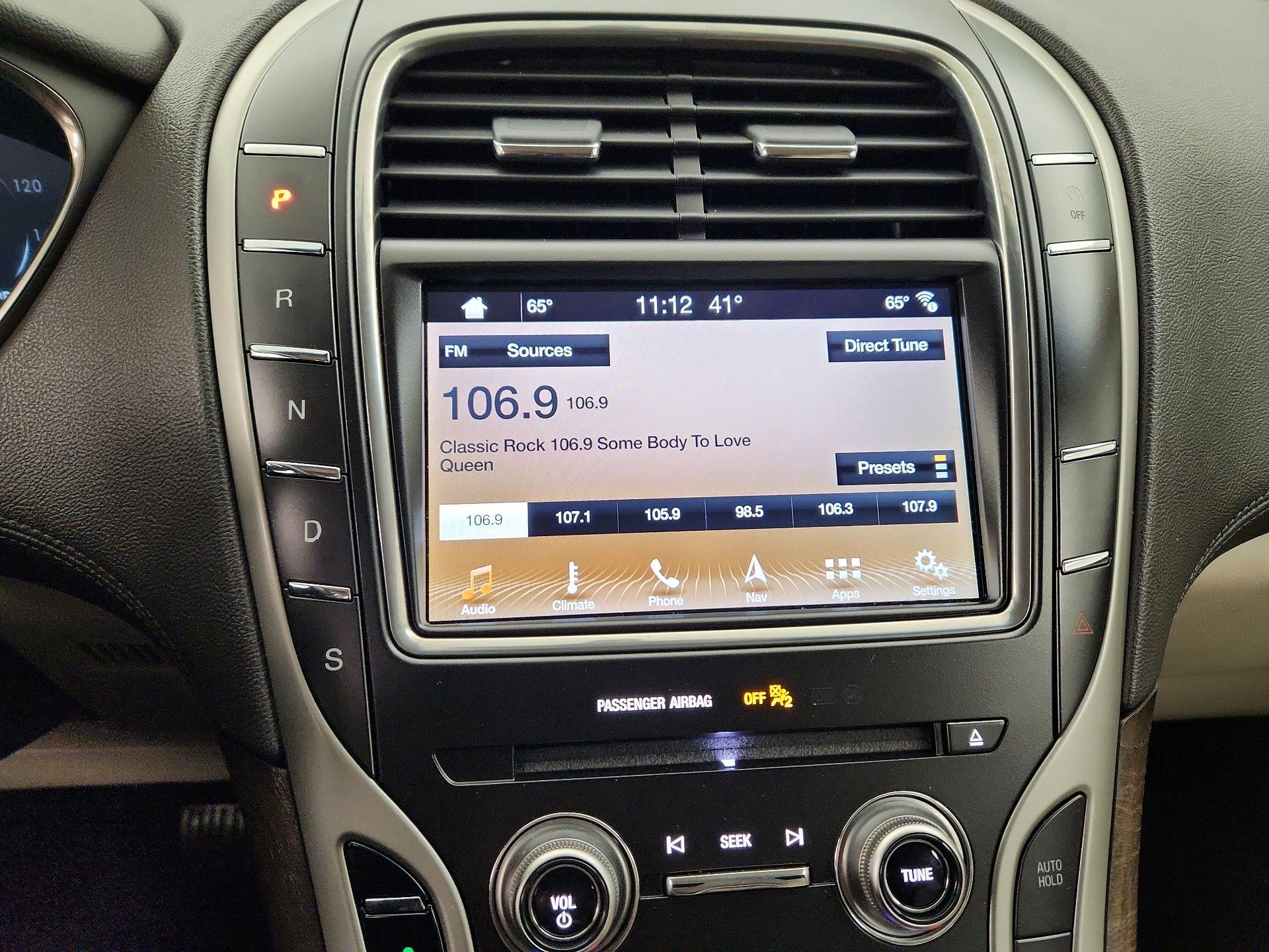 Thumbnail: 2019 Lincoln Nautilus - 16