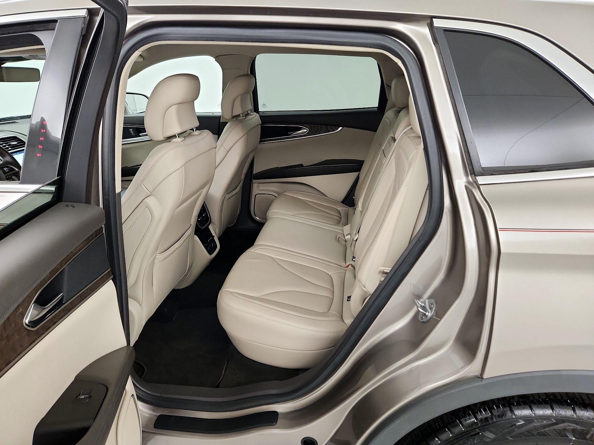 Thumbnail: 2019 Lincoln Nautilus - 20