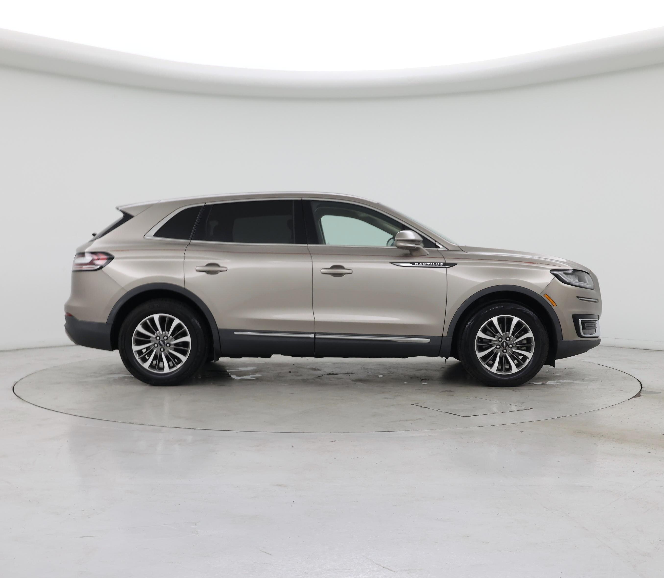 Thumbnail: 2019 Lincoln Nautilus - 7