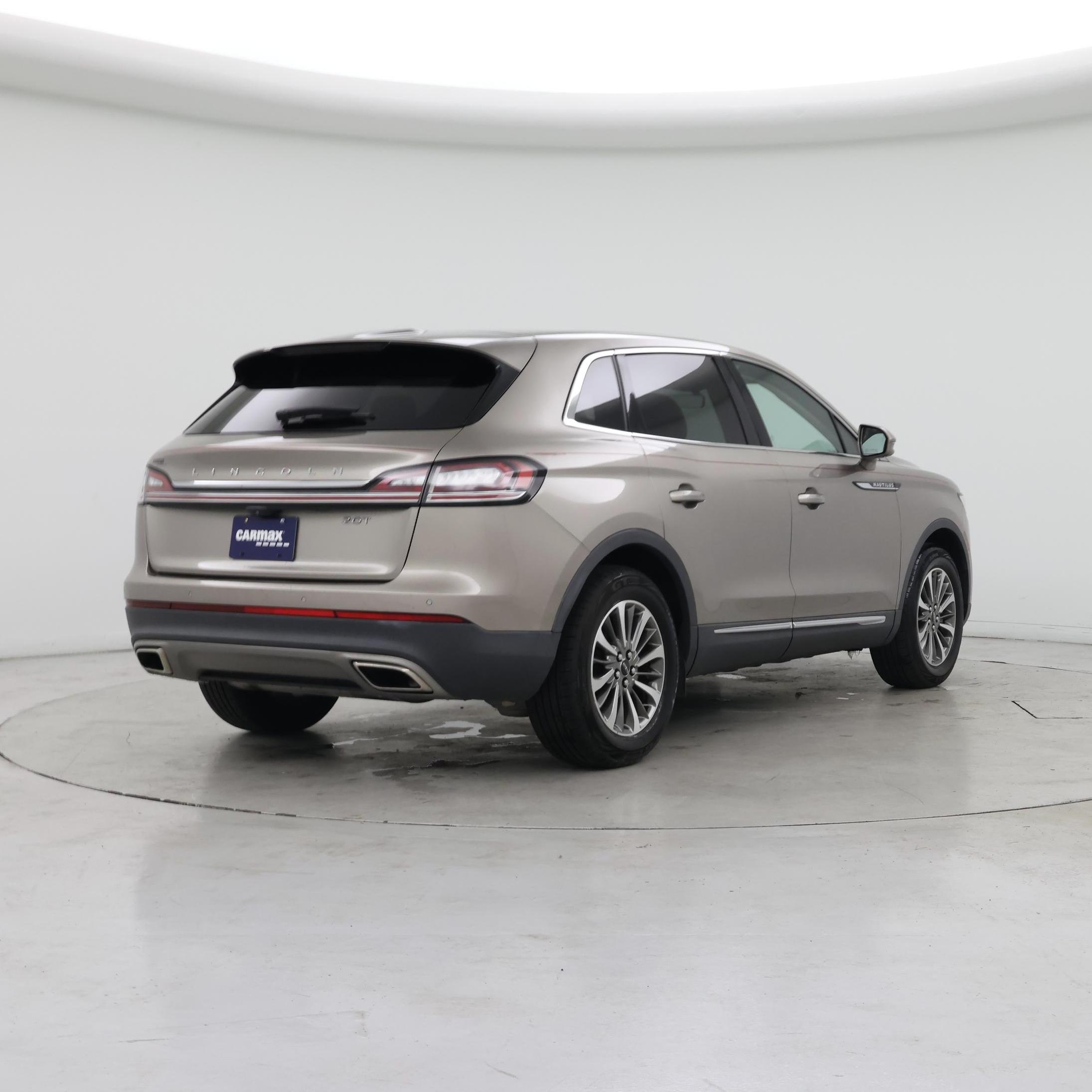 Thumbnail: 2019 Lincoln Nautilus - 8