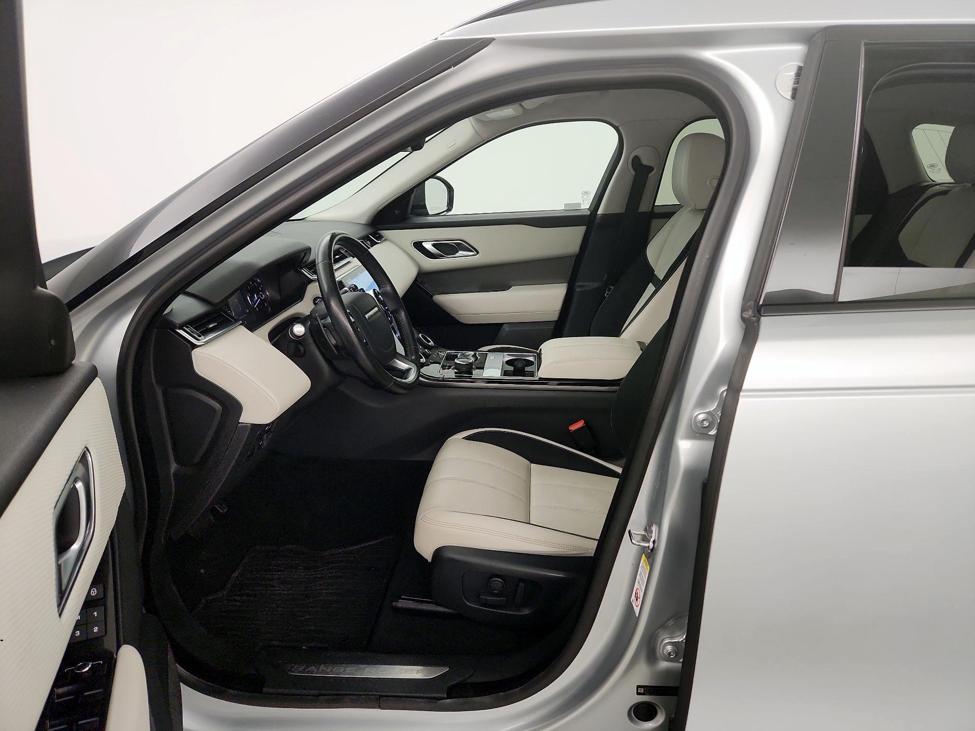 Thumbnail: 2020 Land Rover Range Rover Velar - 11