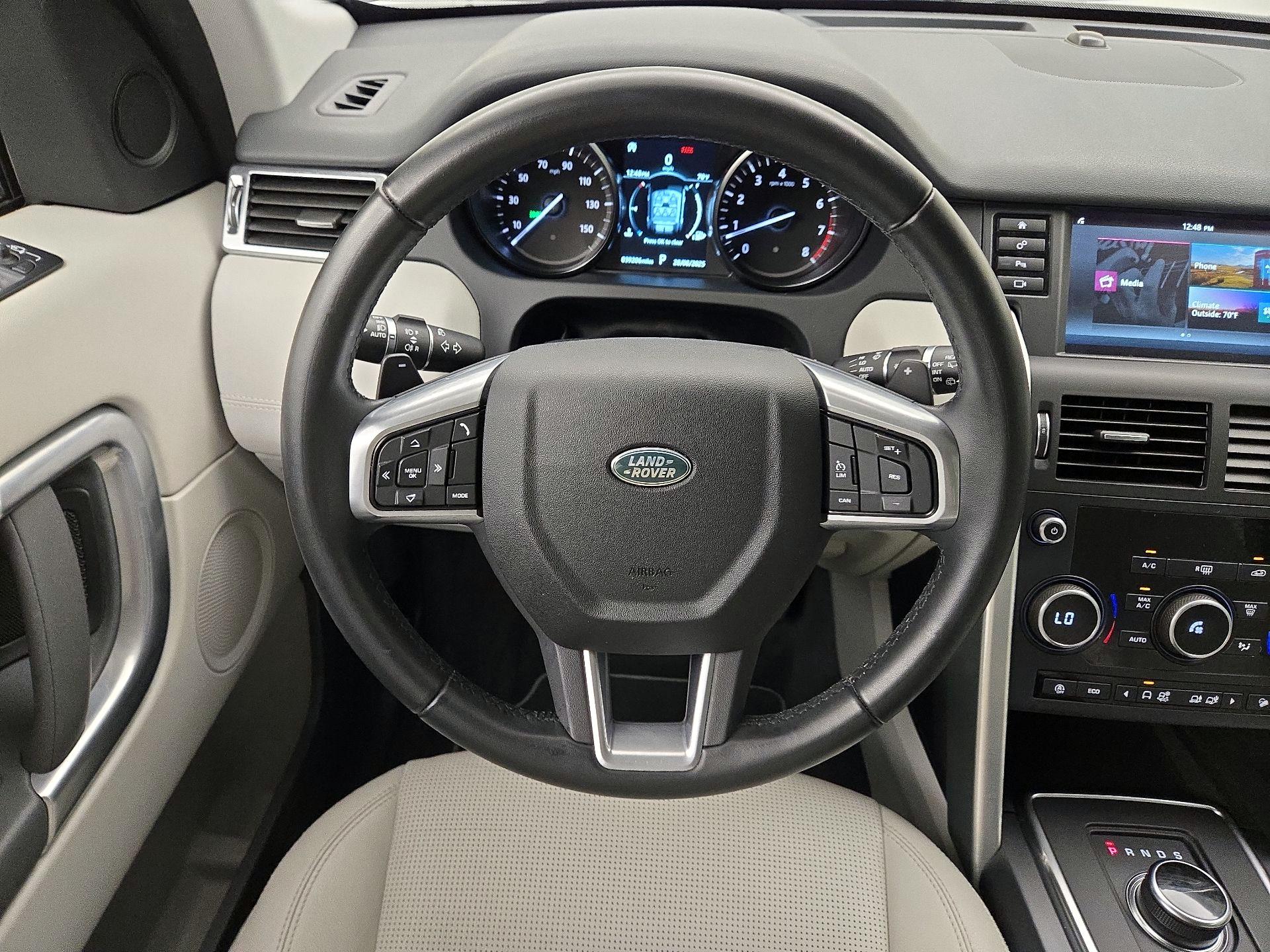 Thumbnail: 2019 Land Rover Discovery Sport - 10