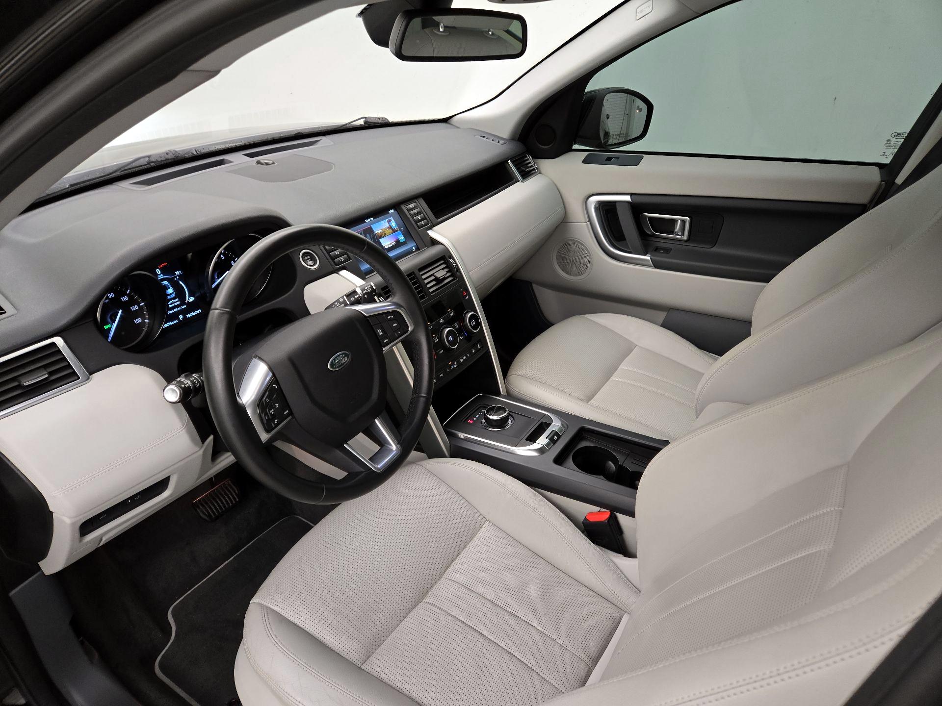 Thumbnail: 2019 Land Rover Discovery Sport - 11