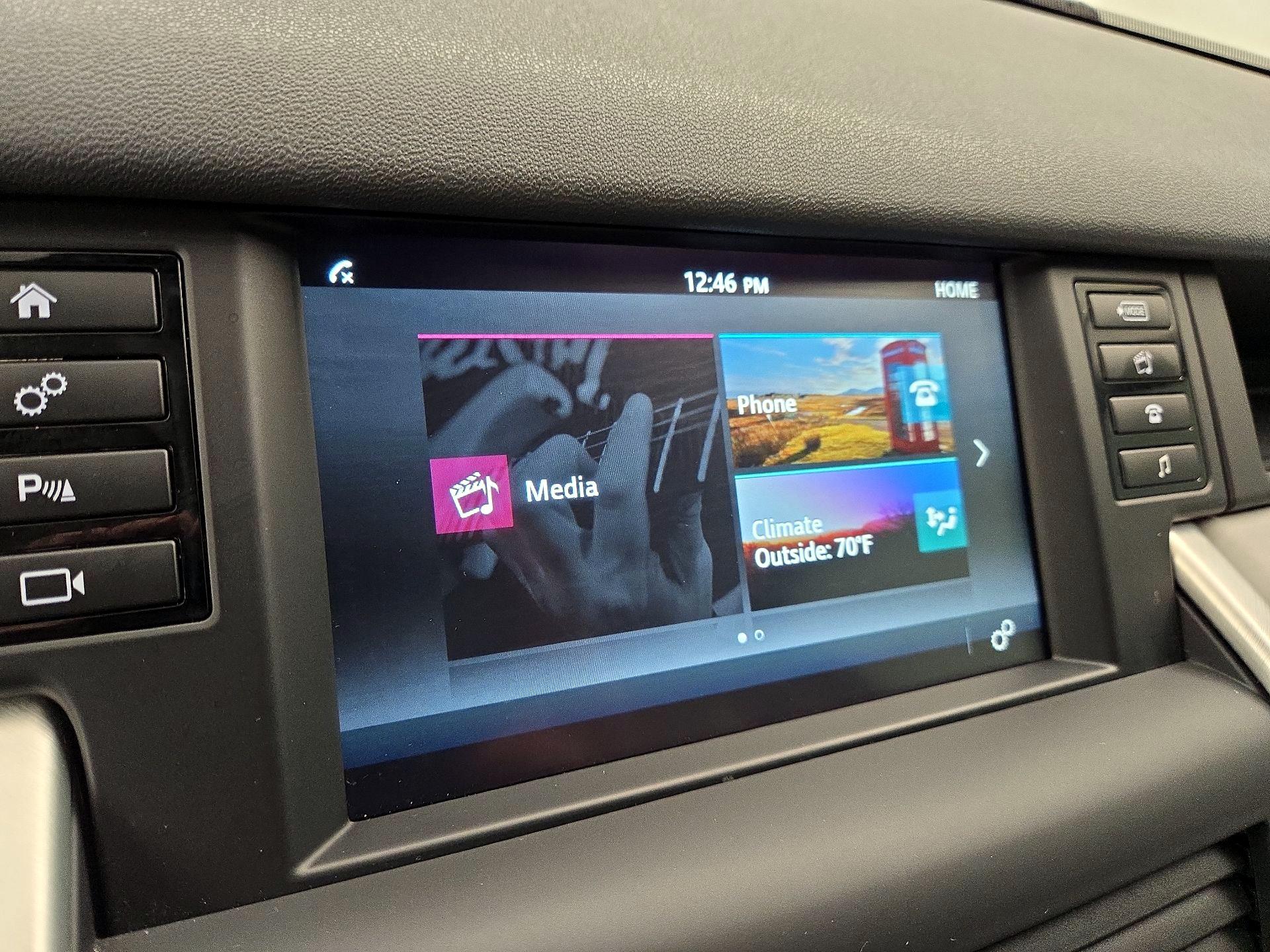 Thumbnail: 2019 Land Rover Discovery Sport - 15