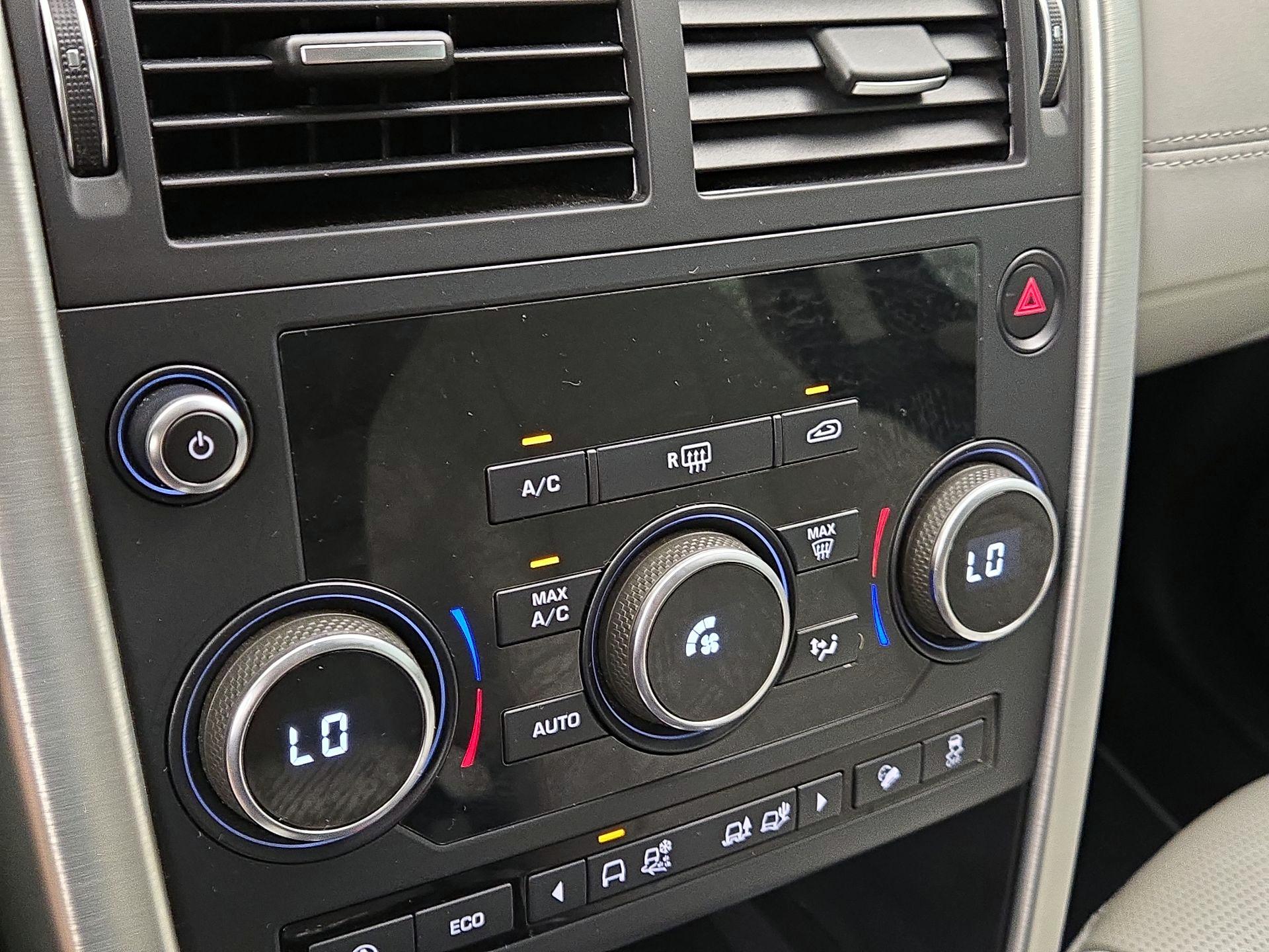 Thumbnail: 2019 Land Rover Discovery Sport - 16