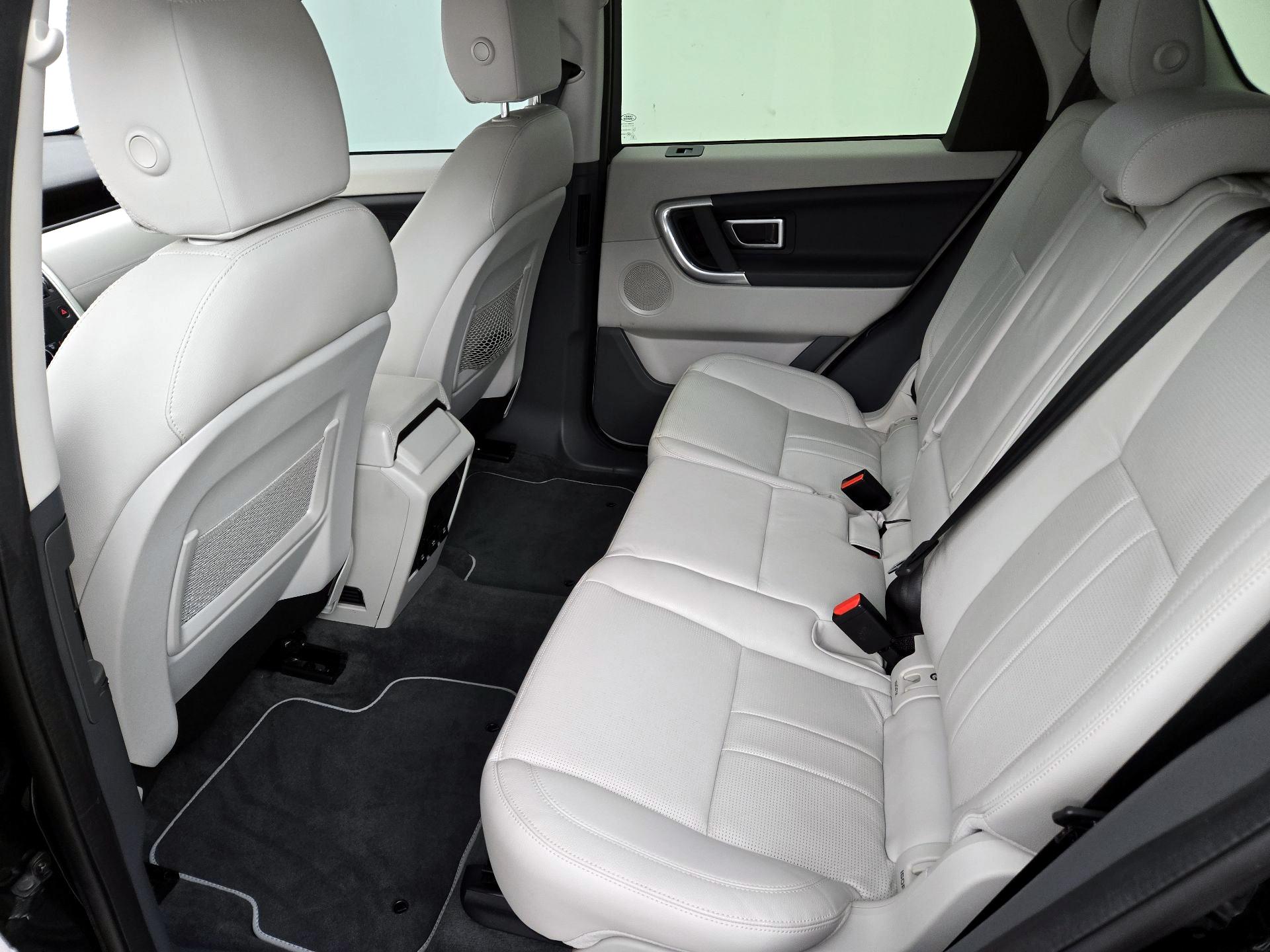 Thumbnail: 2019 Land Rover Discovery Sport - 19