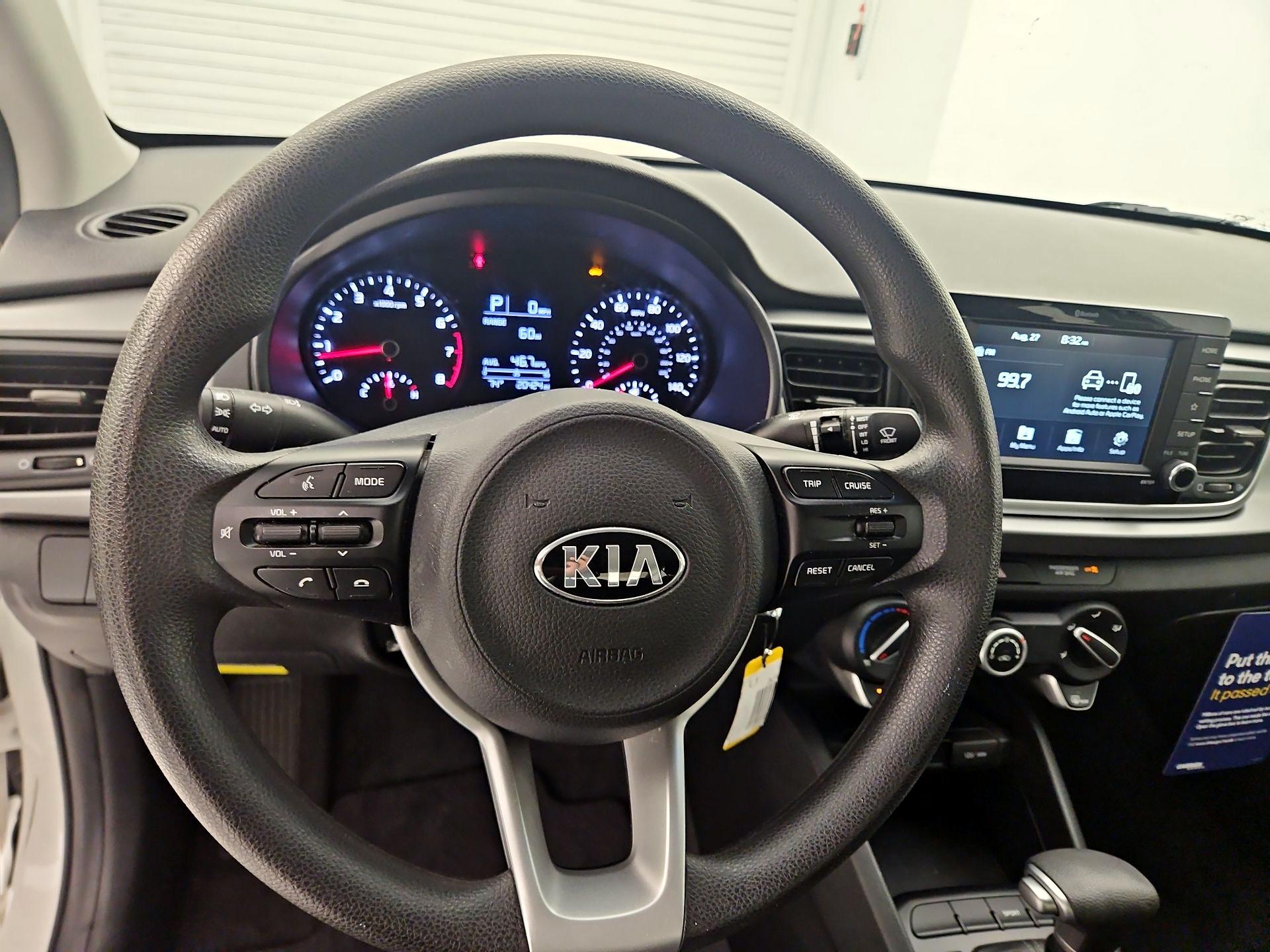 Thumbnail: 2020 Kia Rio - 10
