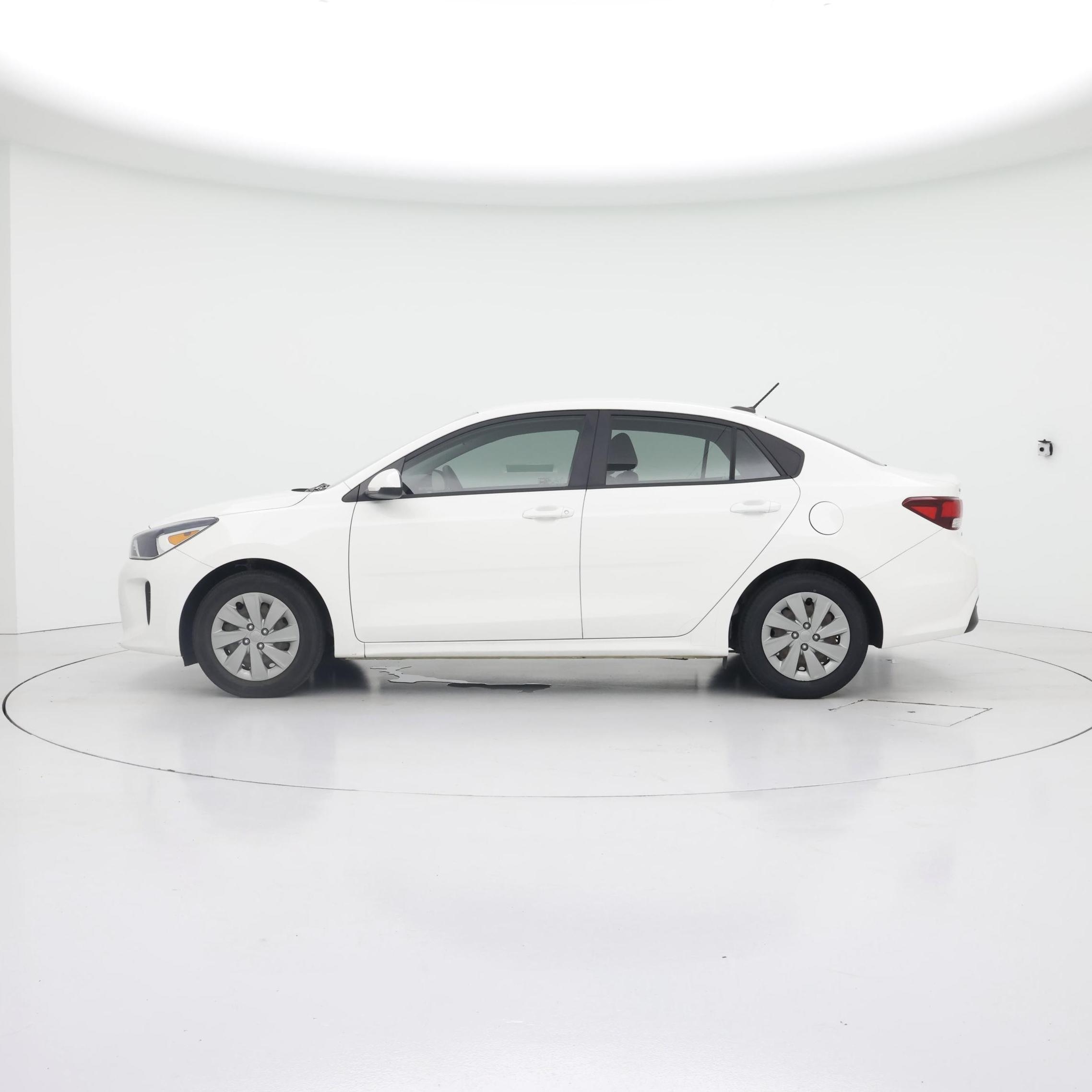 Thumbnail: 2020 Kia Rio - 3