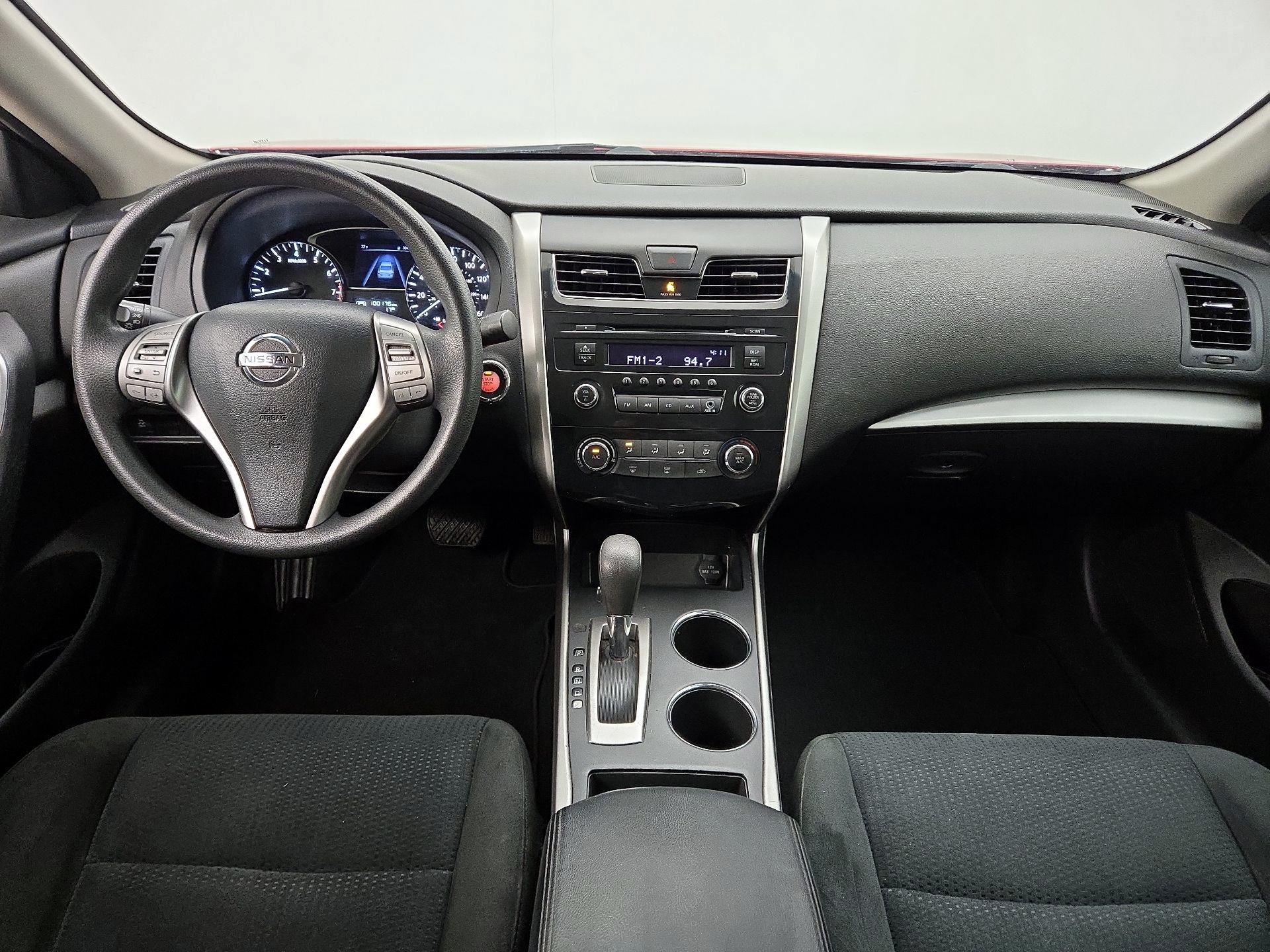 Thumbnail: 2015 Nissan Altima - 9