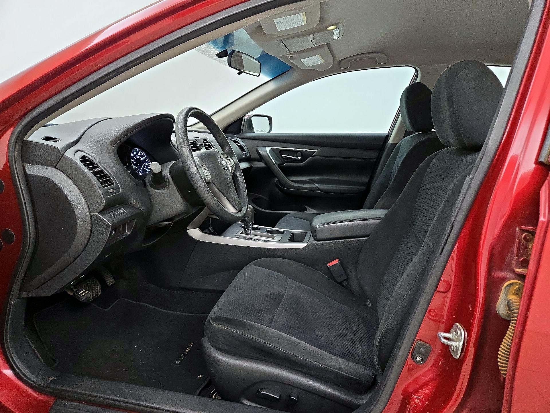 Thumbnail: 2015 Nissan Altima - 11