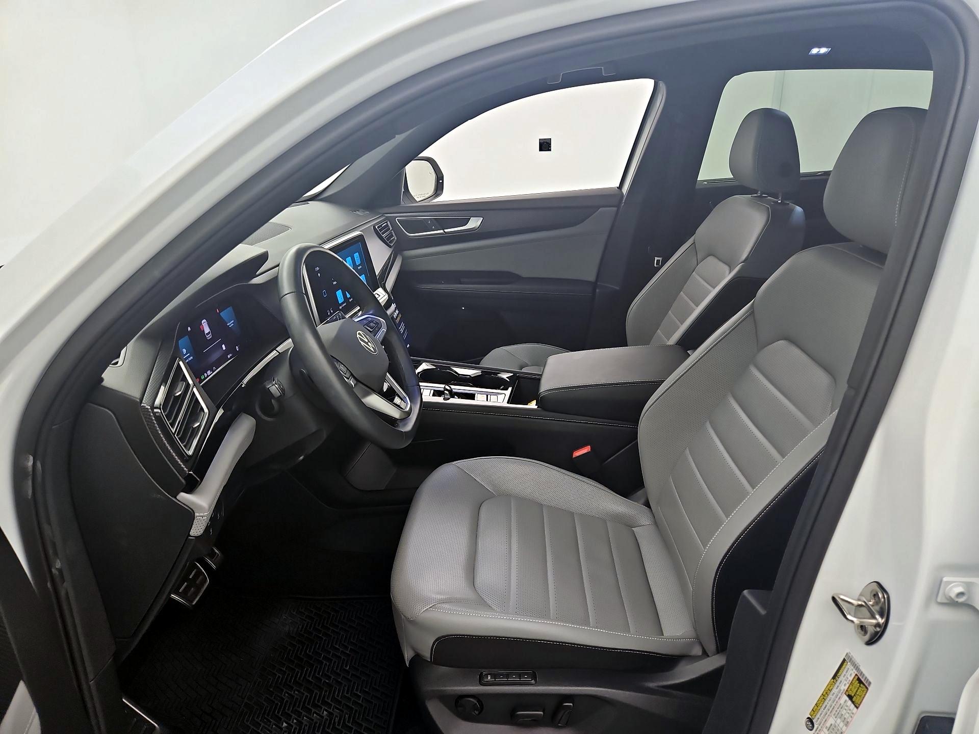 Thumbnail: 2024 Volkswagen Atlas - 11