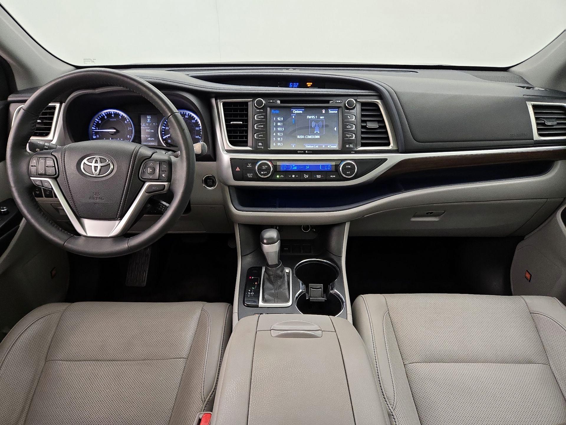 Thumbnail: 2015 Toyota Highlander - 9