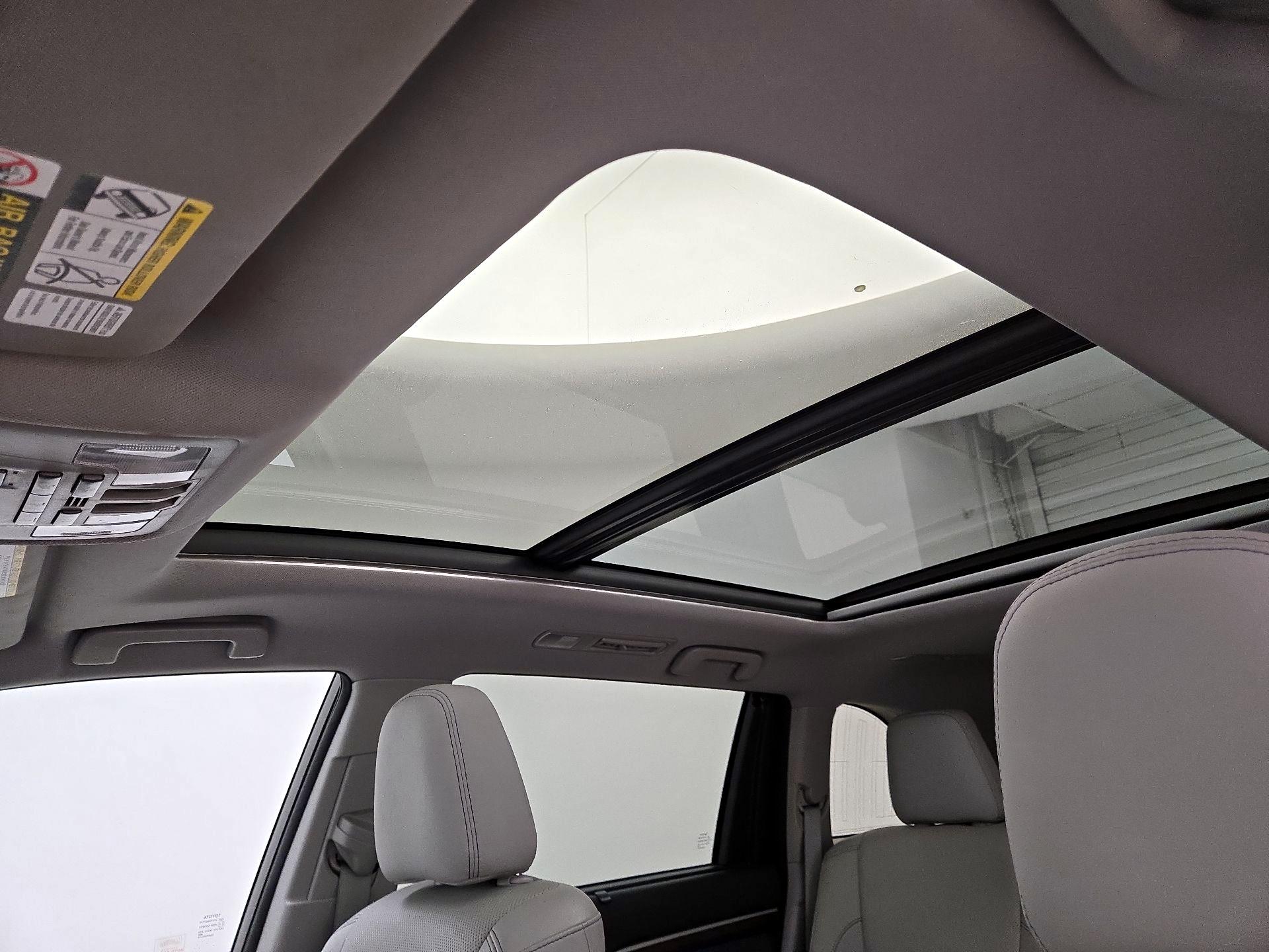 Thumbnail: 2015 Toyota Highlander - 19