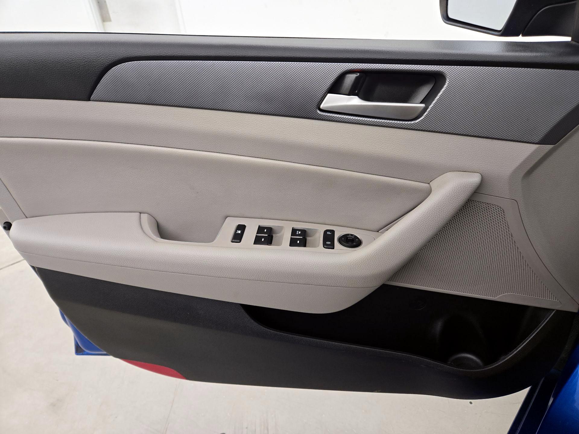 Thumbnail: 2018 Hyundai Sonata - 12