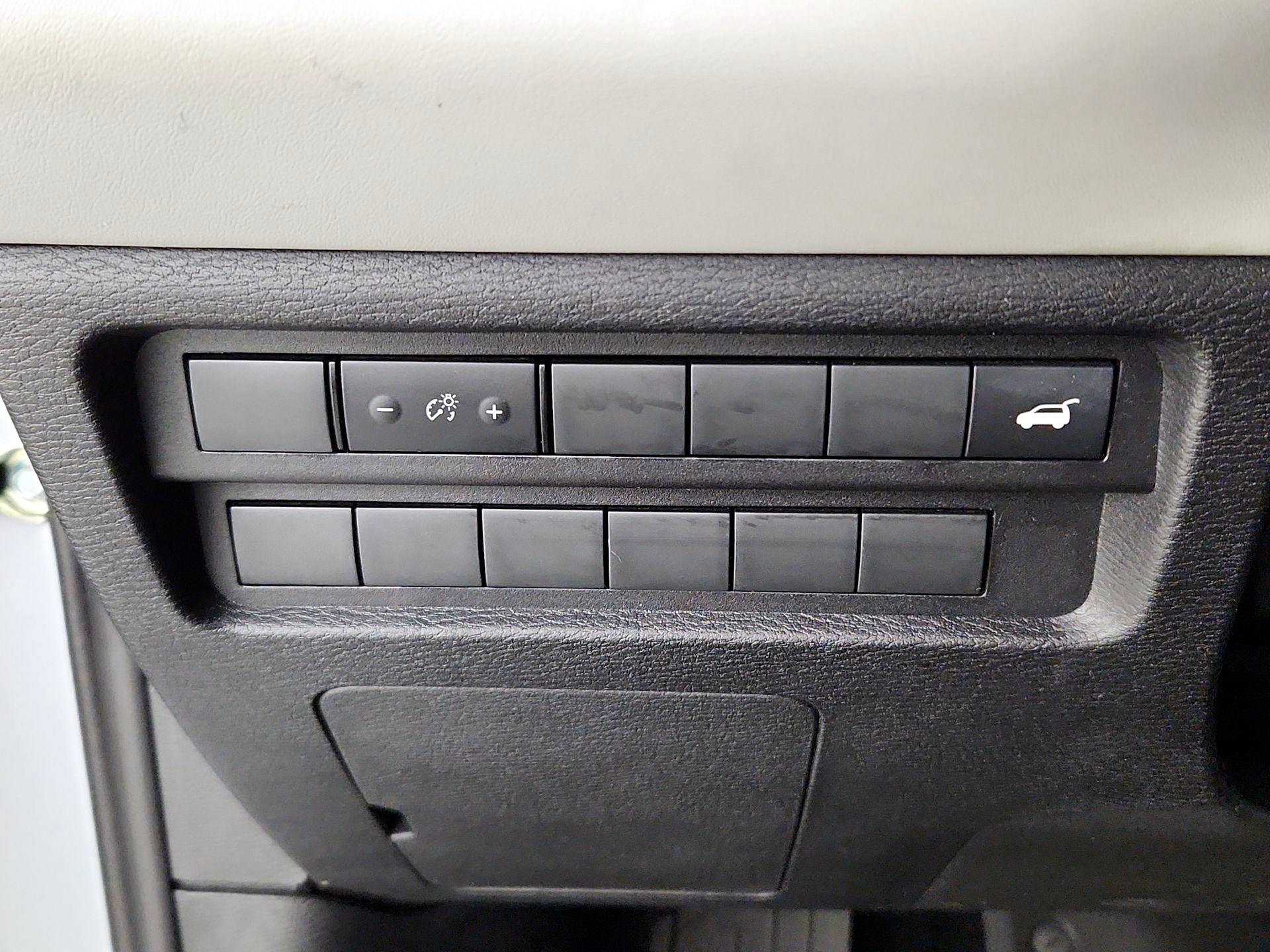 Thumbnail: 2024 Mitsubishi Outlander - 13