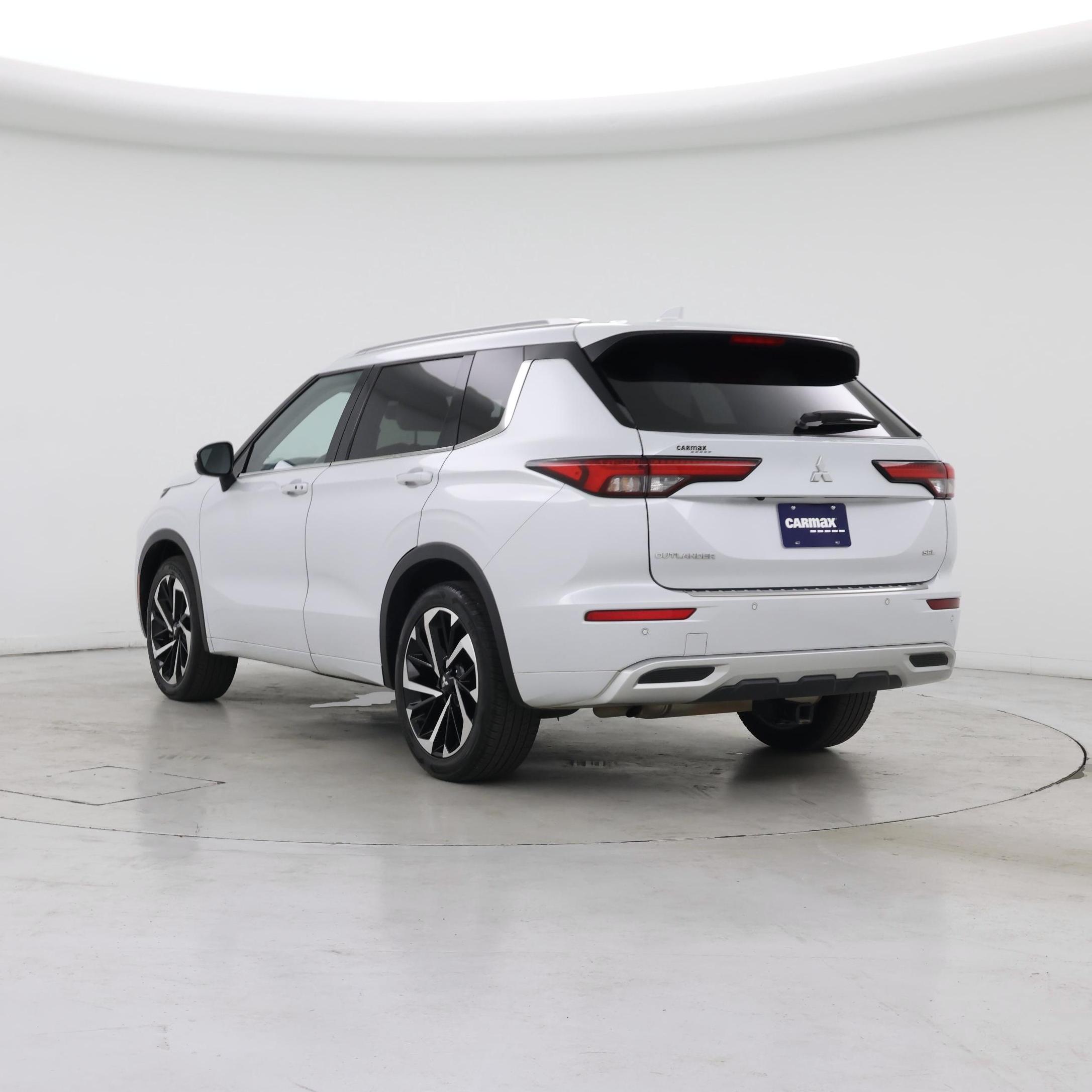 Thumbnail: 2024 Mitsubishi Outlander - 2