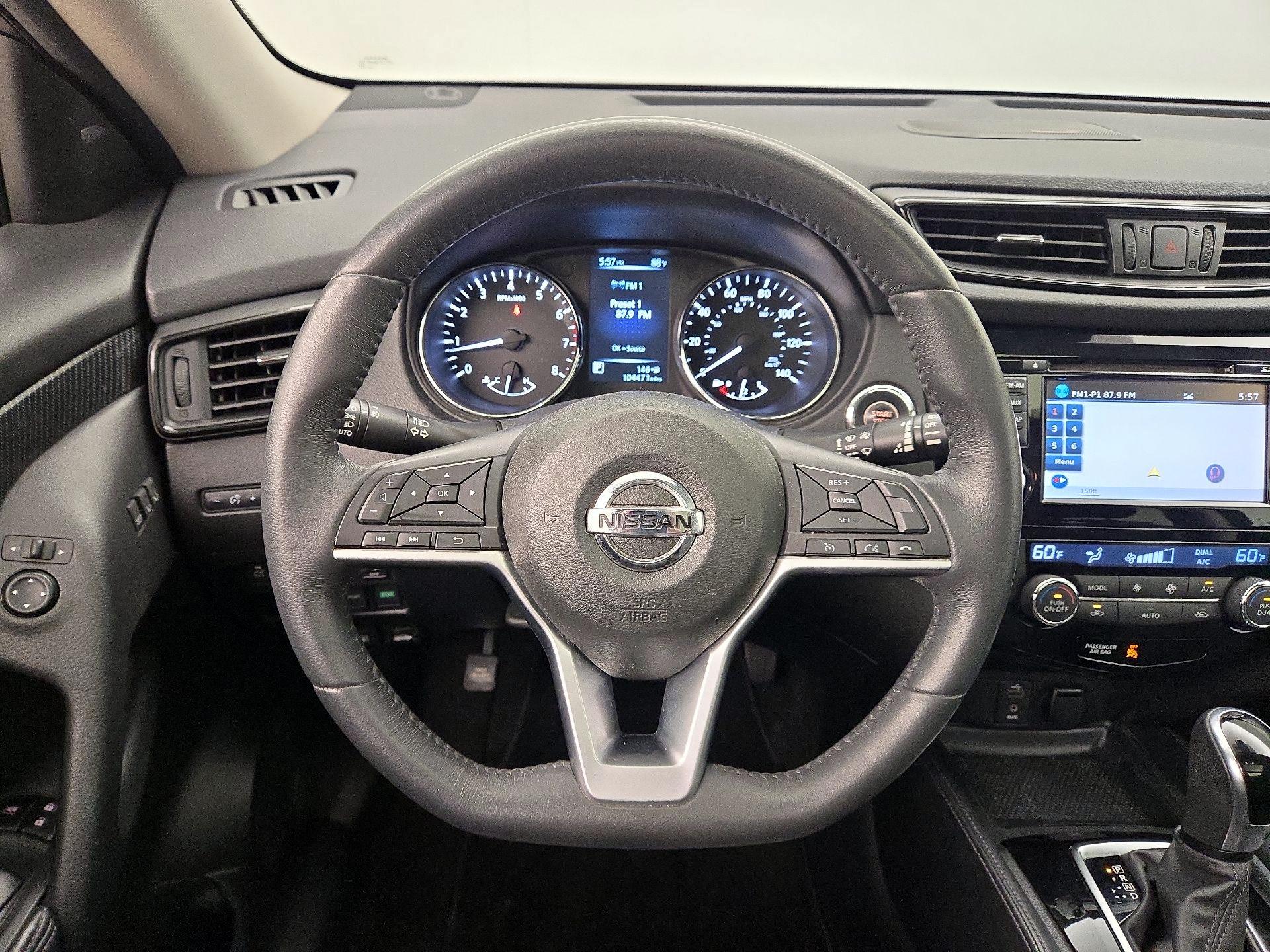 Thumbnail: 2017 Nissan Rogue - 10