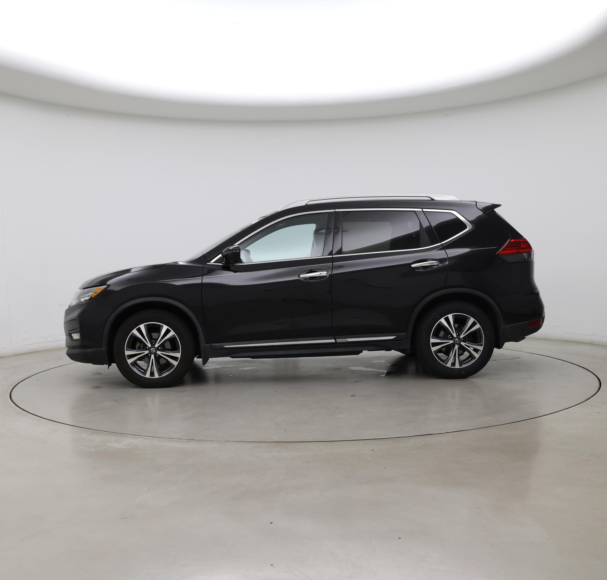 Thumbnail: 2017 Nissan Rogue - 3