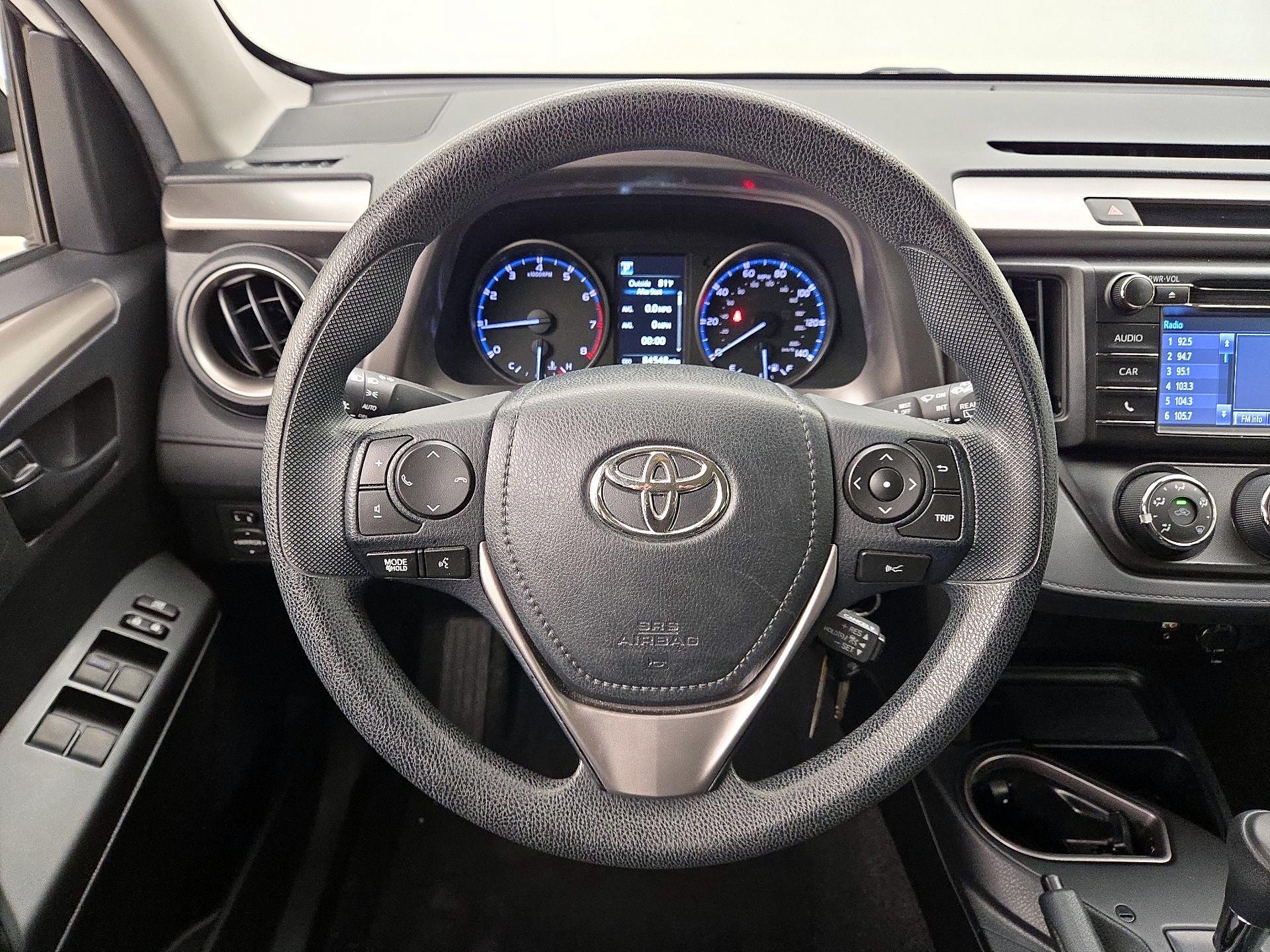 Thumbnail: 2018 Toyota RAV4 - 10