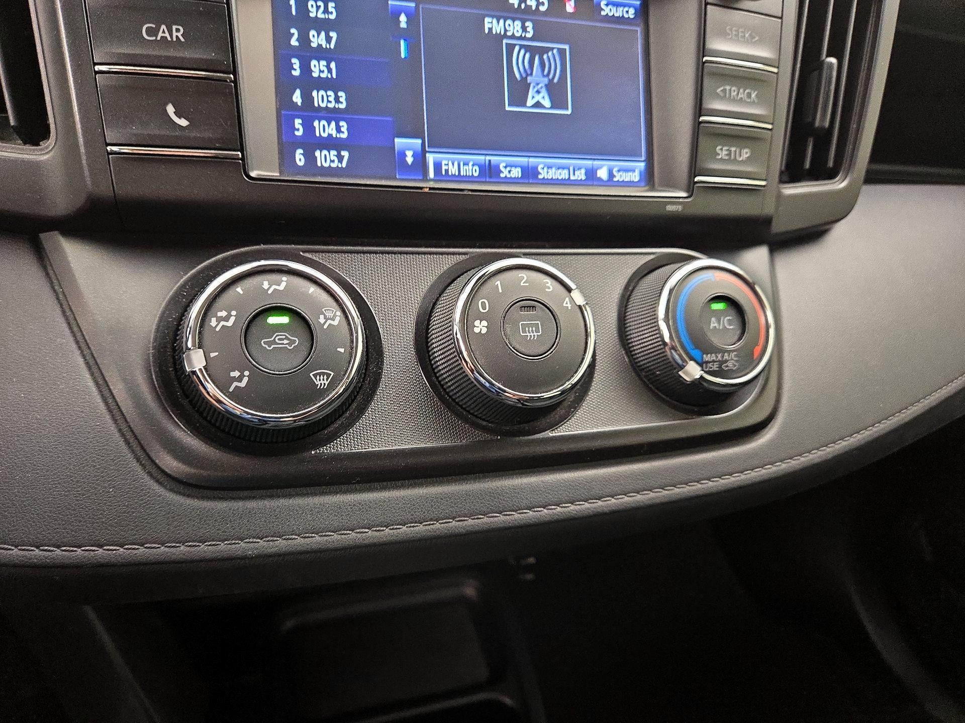 Thumbnail: 2018 Toyota RAV4 - 16