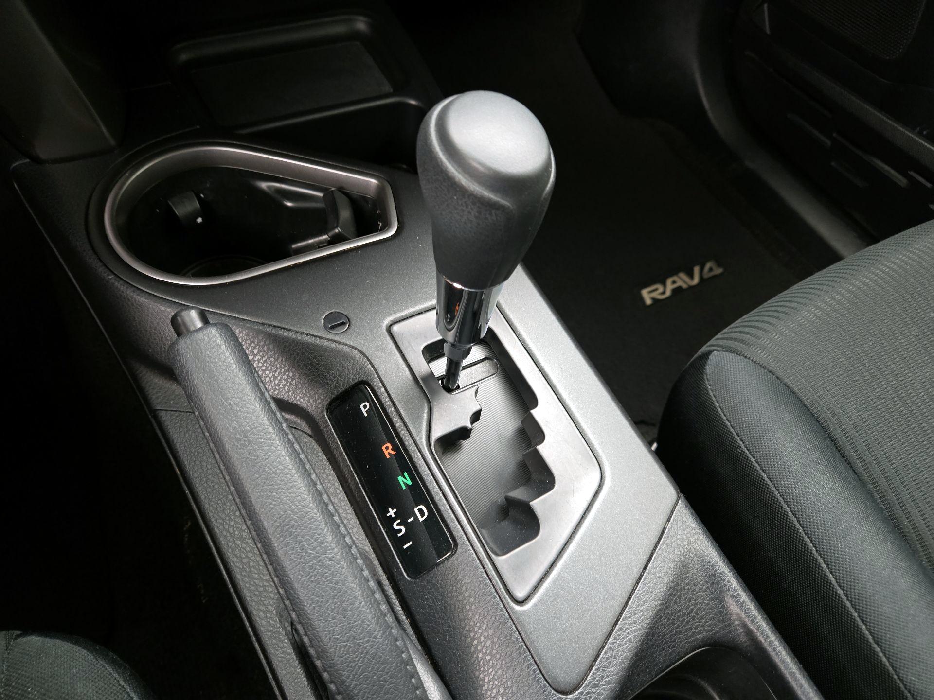 Thumbnail: 2018 Toyota RAV4 - 17