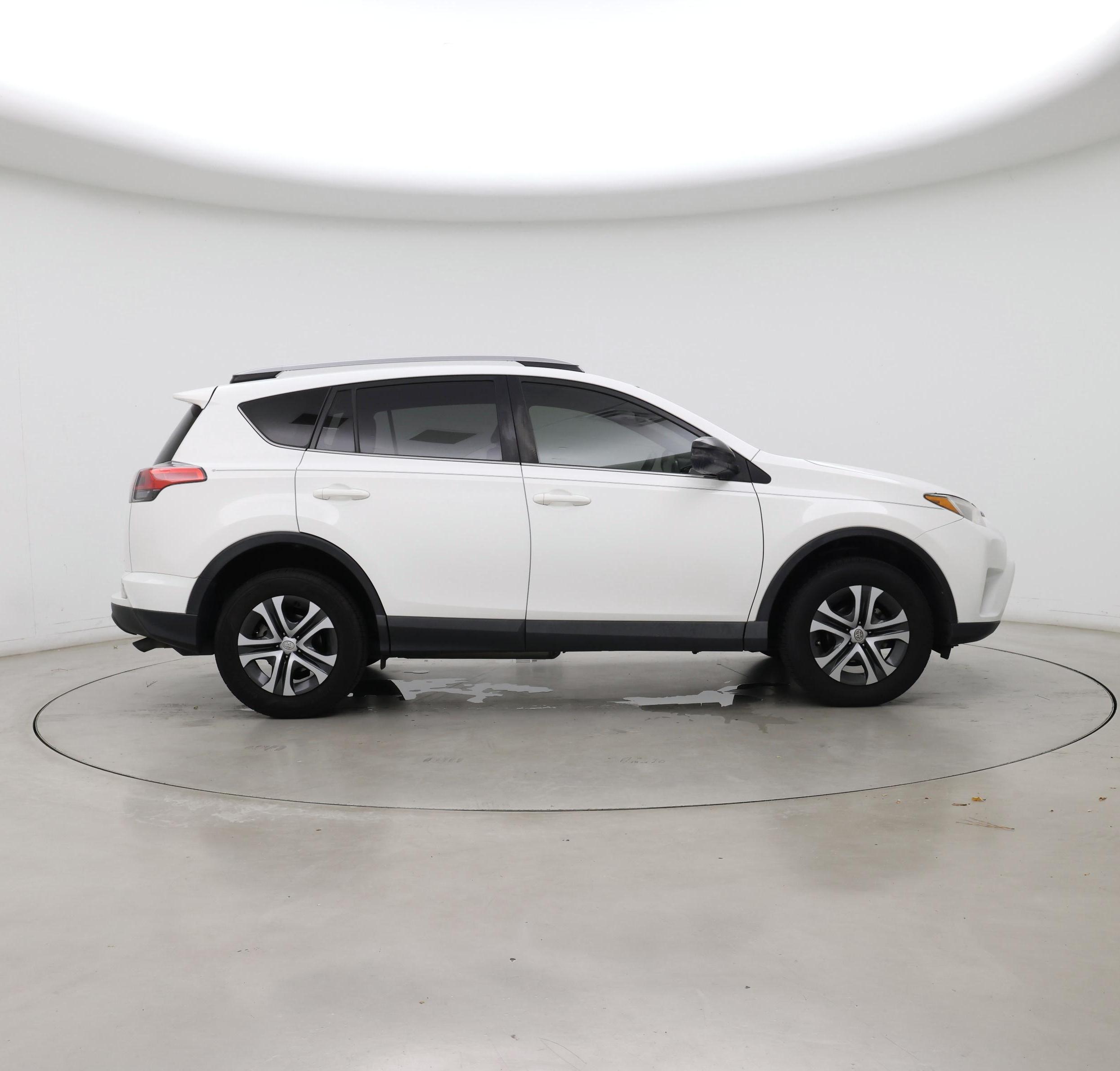 Thumbnail: 2018 Toyota RAV4 - 7