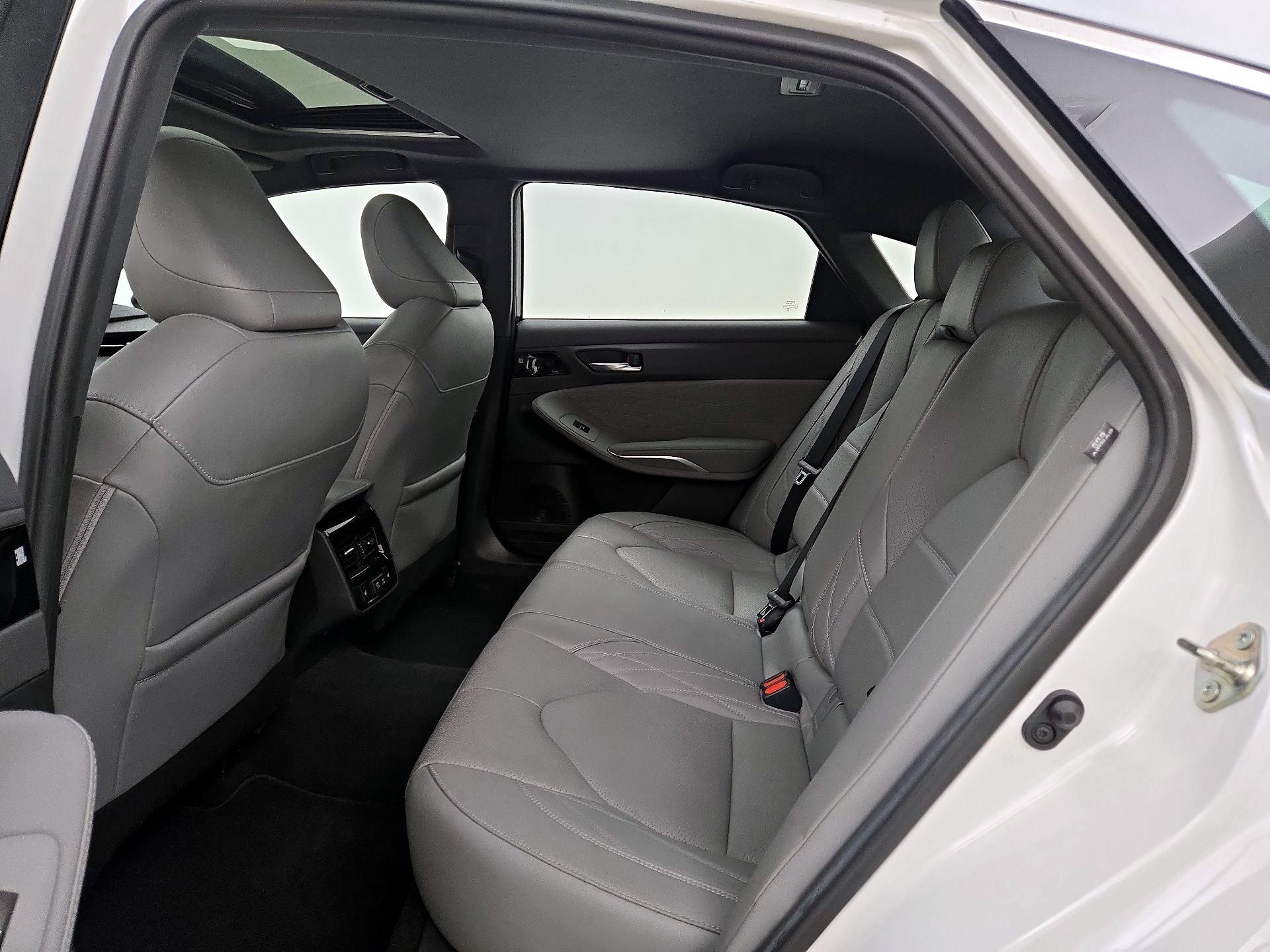 Thumbnail: 2021 Toyota Avalon - 20
