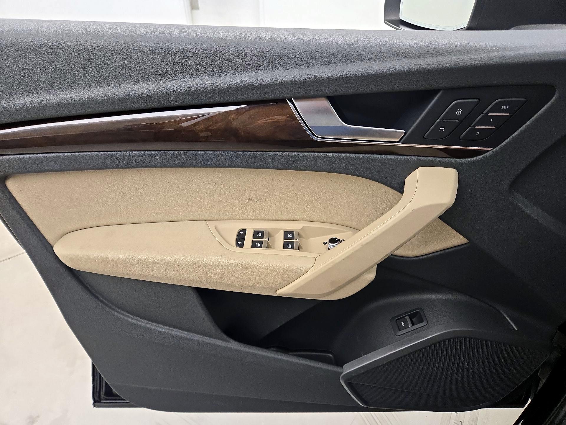 Thumbnail: 2019 Audi Q5 - 12