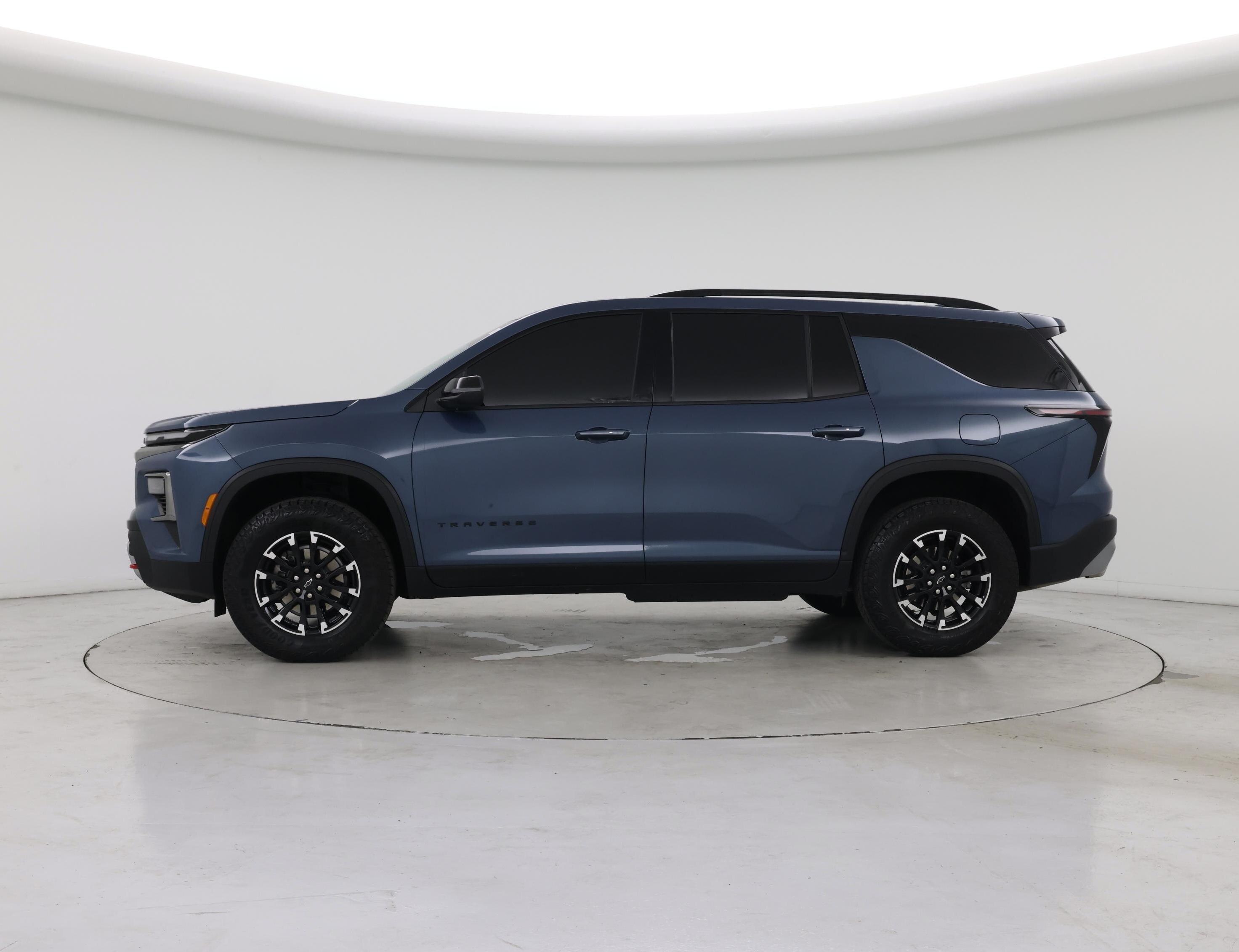 Thumbnail: 2025 Chevrolet Traverse - 3