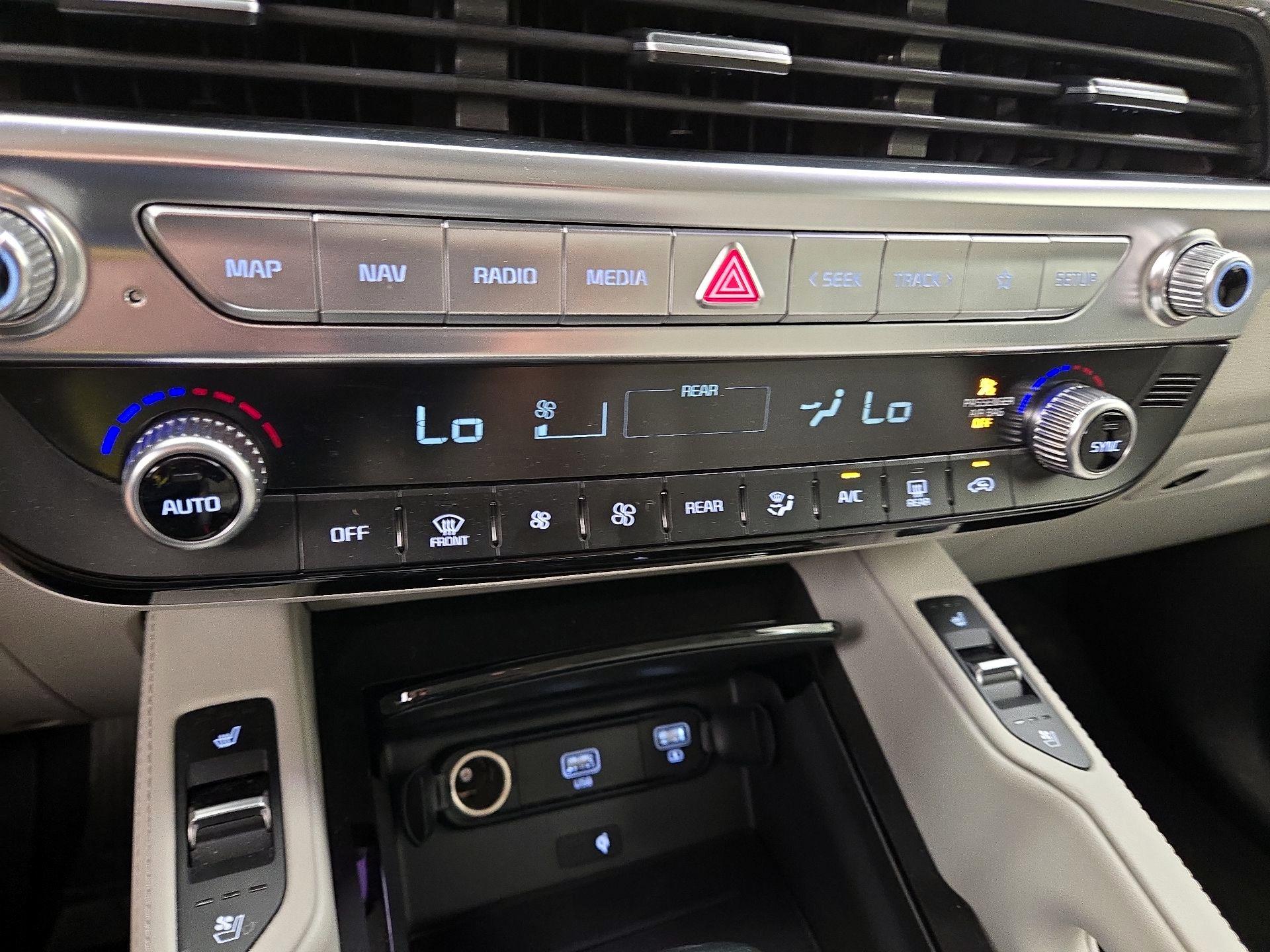 Thumbnail: 2020 Kia Telluride - 17