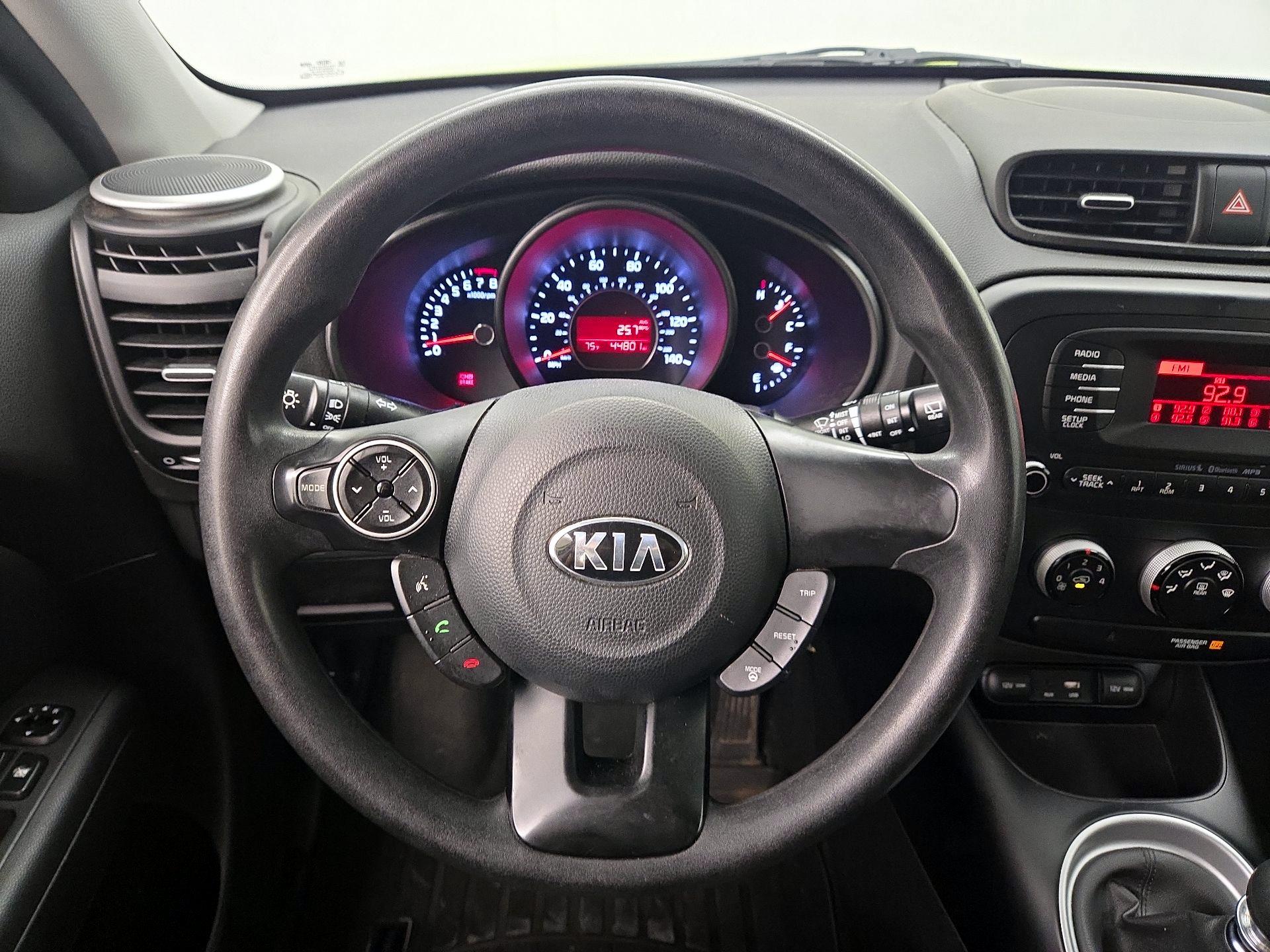 Thumbnail: 2016 Kia Soul - 10
