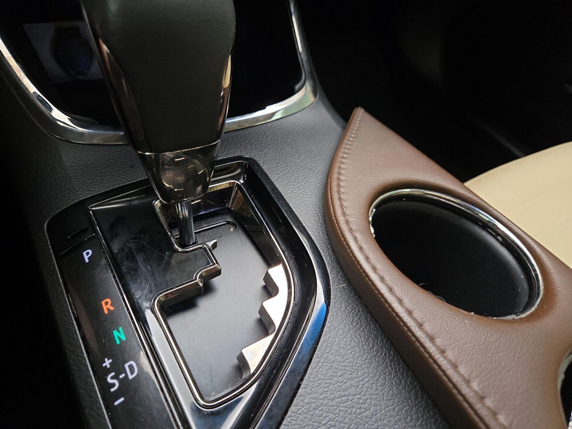 Thumbnail: 2015 Toyota Avalon - 18