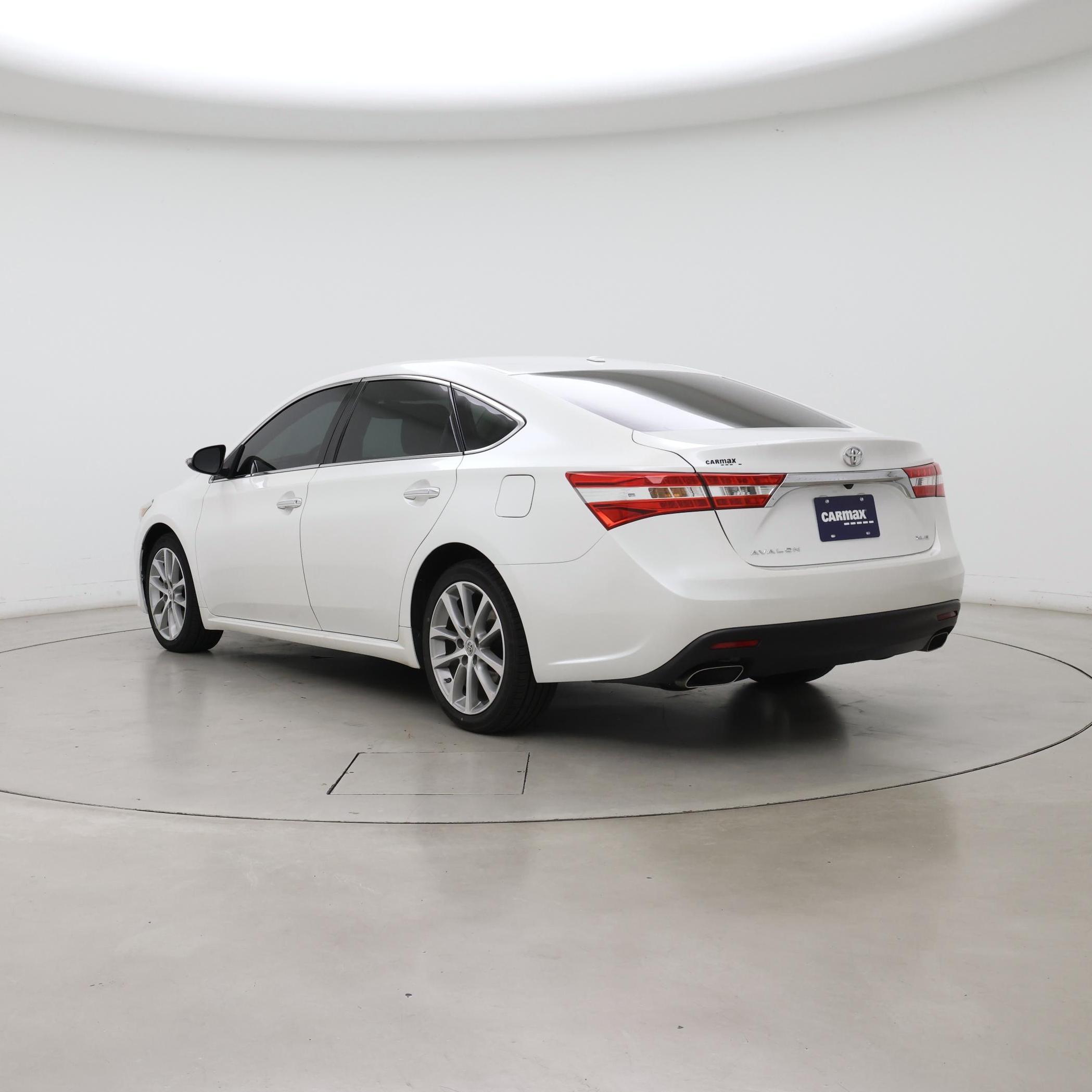 Thumbnail: 2015 Toyota Avalon - 2