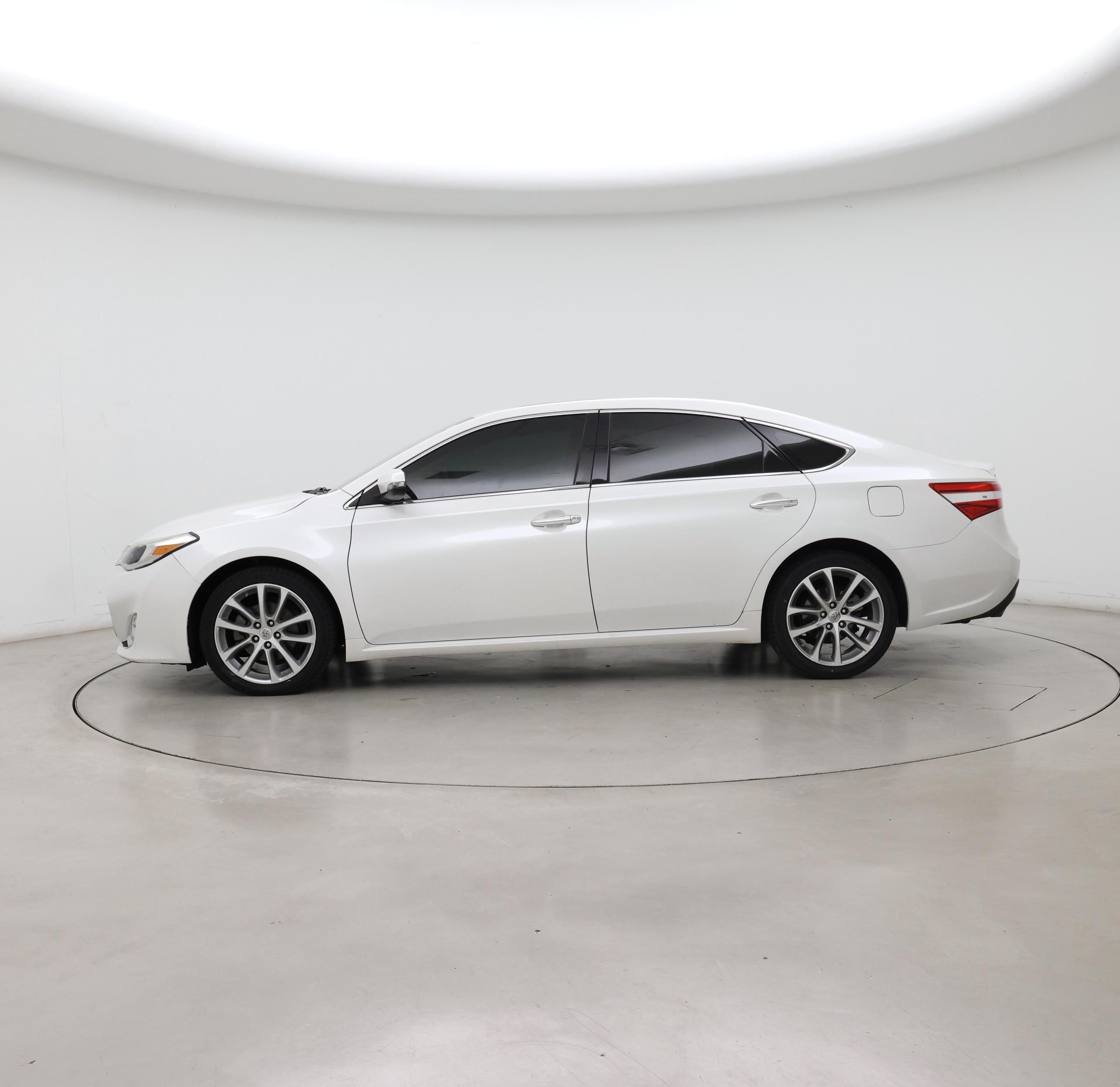 Thumbnail: 2015 Toyota Avalon - 3